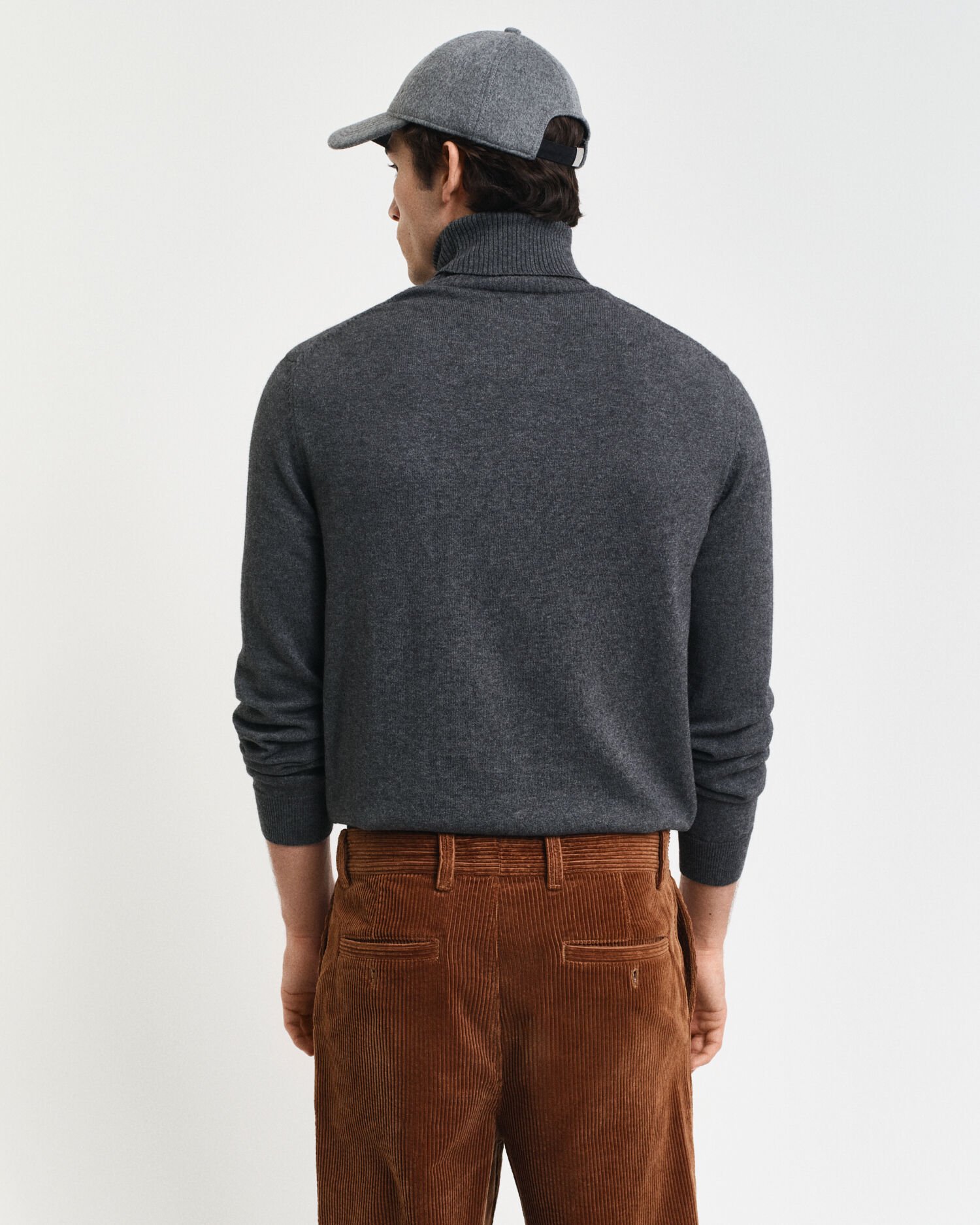 Pull col roulé en coton et laine