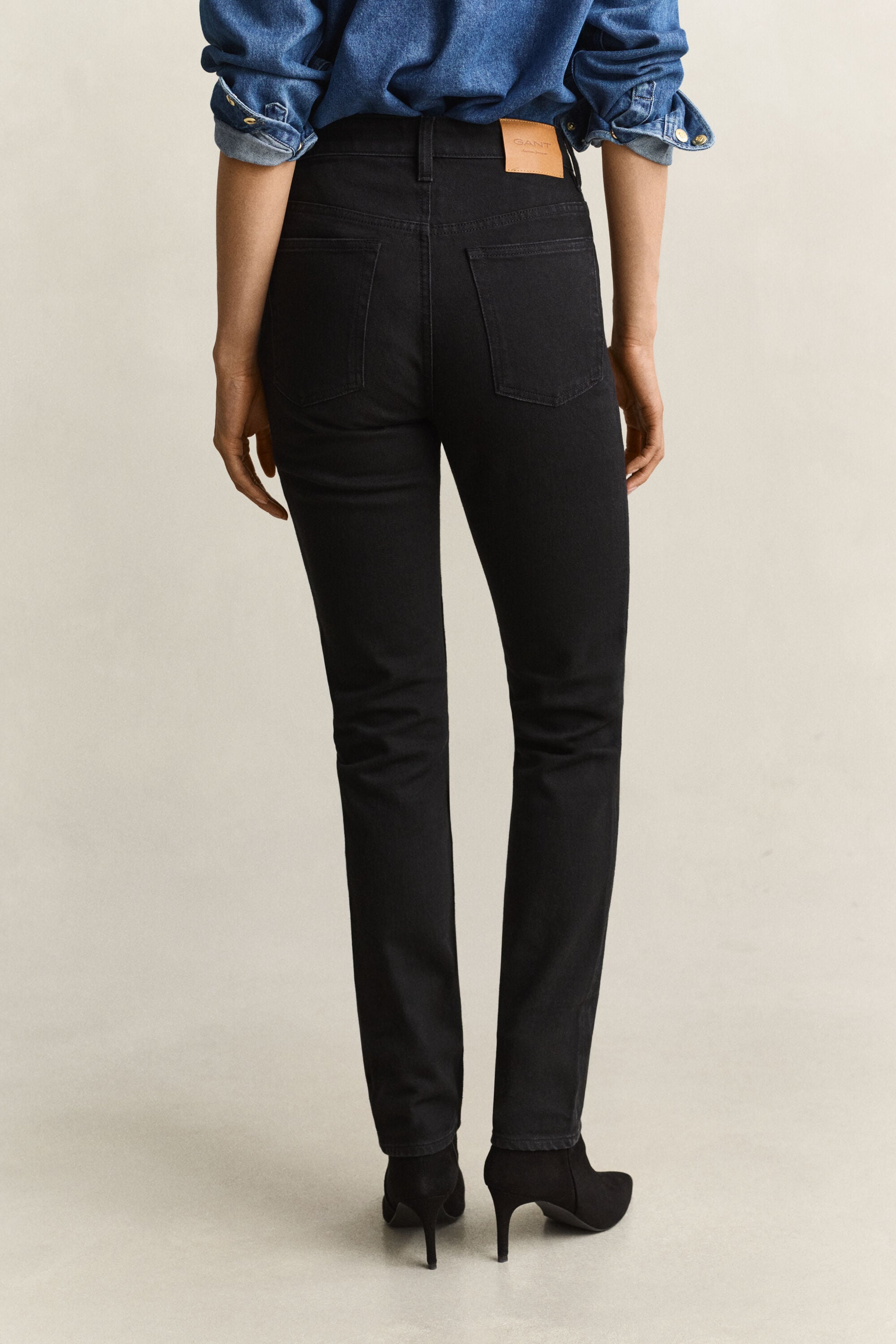 Jean taille haute ajusté