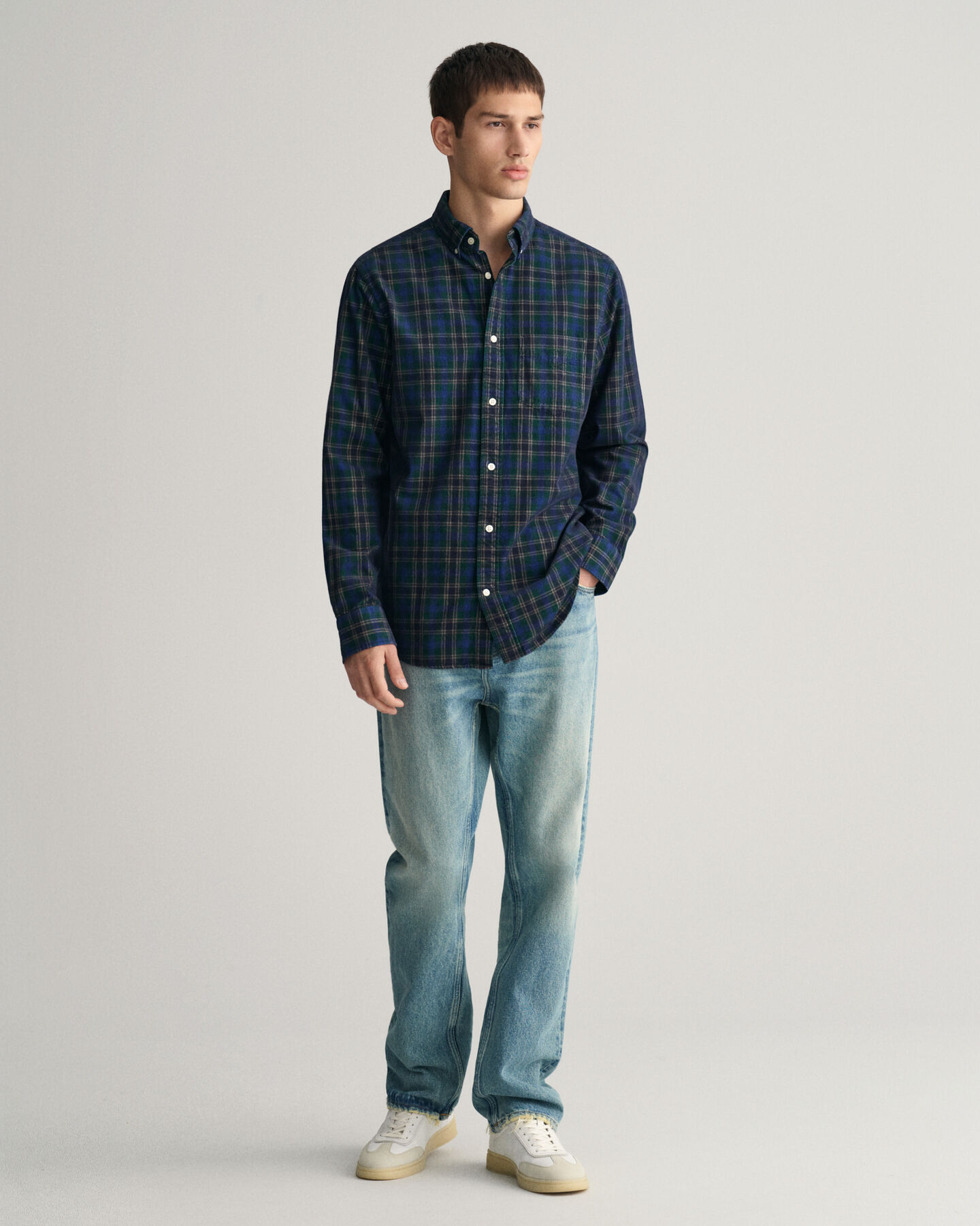 Chemise regular fit en velours c&ocirc;tel&eacute; &agrave; carreaux