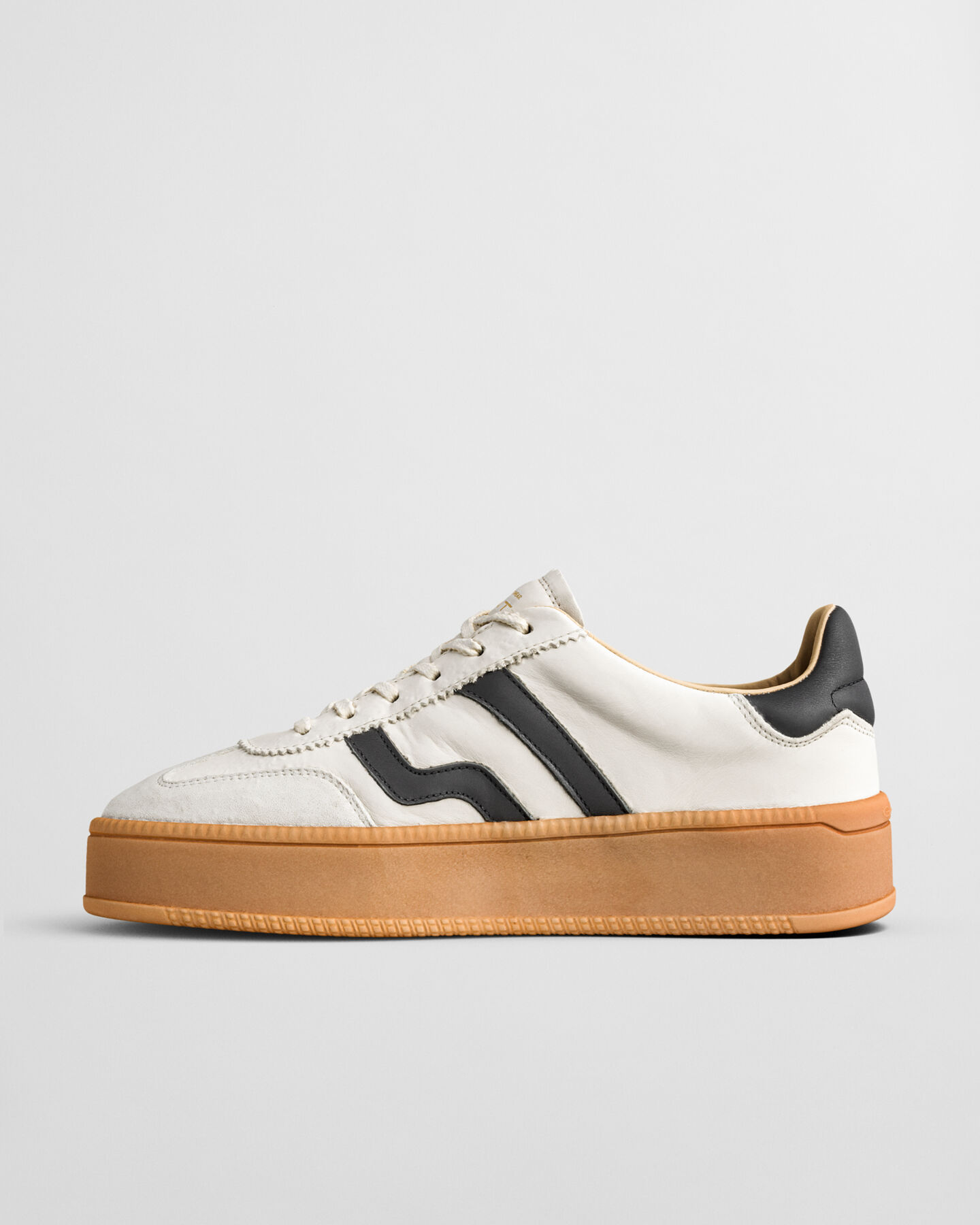 Baskets en daim et cuir Cuzmani