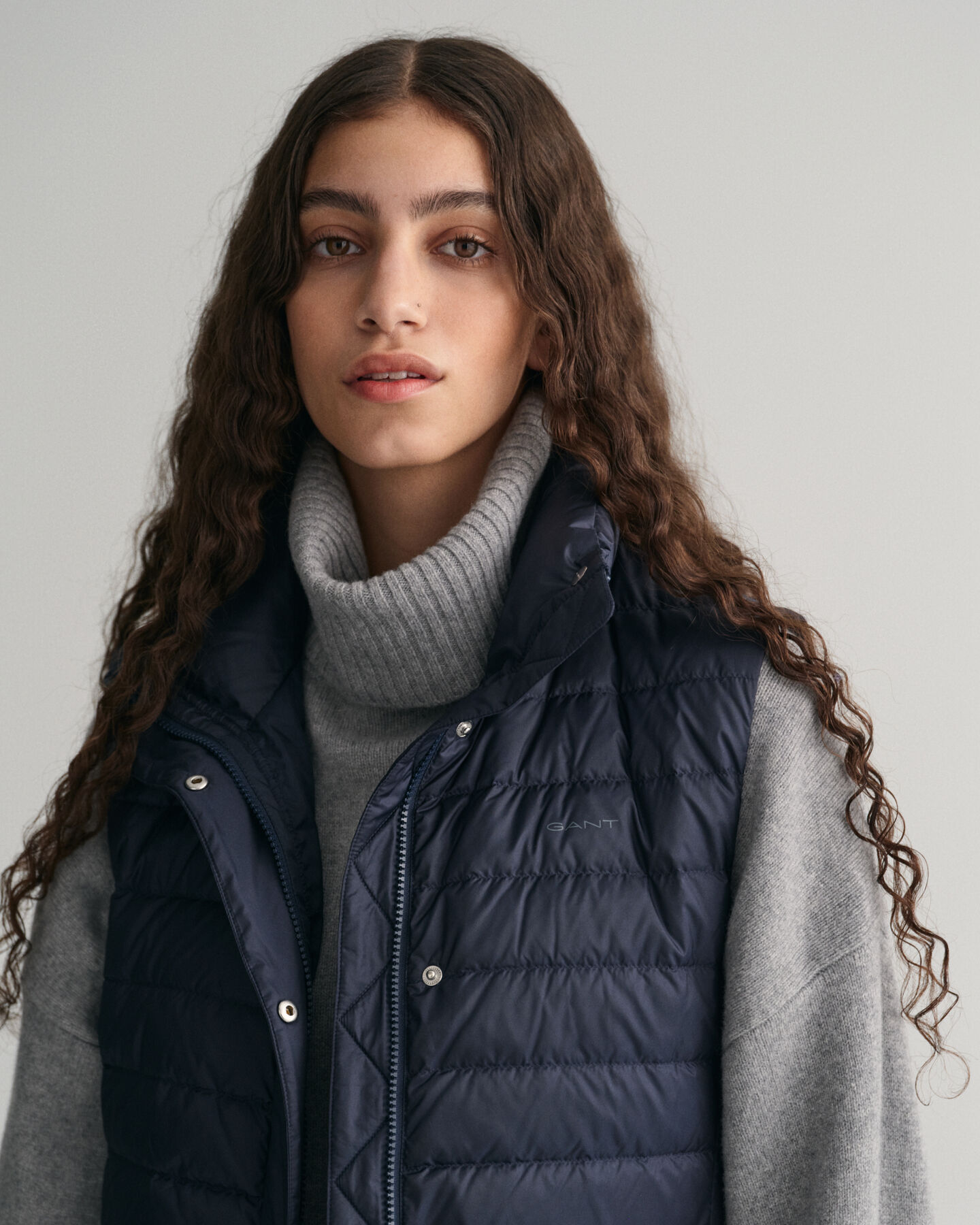 Doudoune sans manches longue et l&eacute;g&egrave;re en duvet