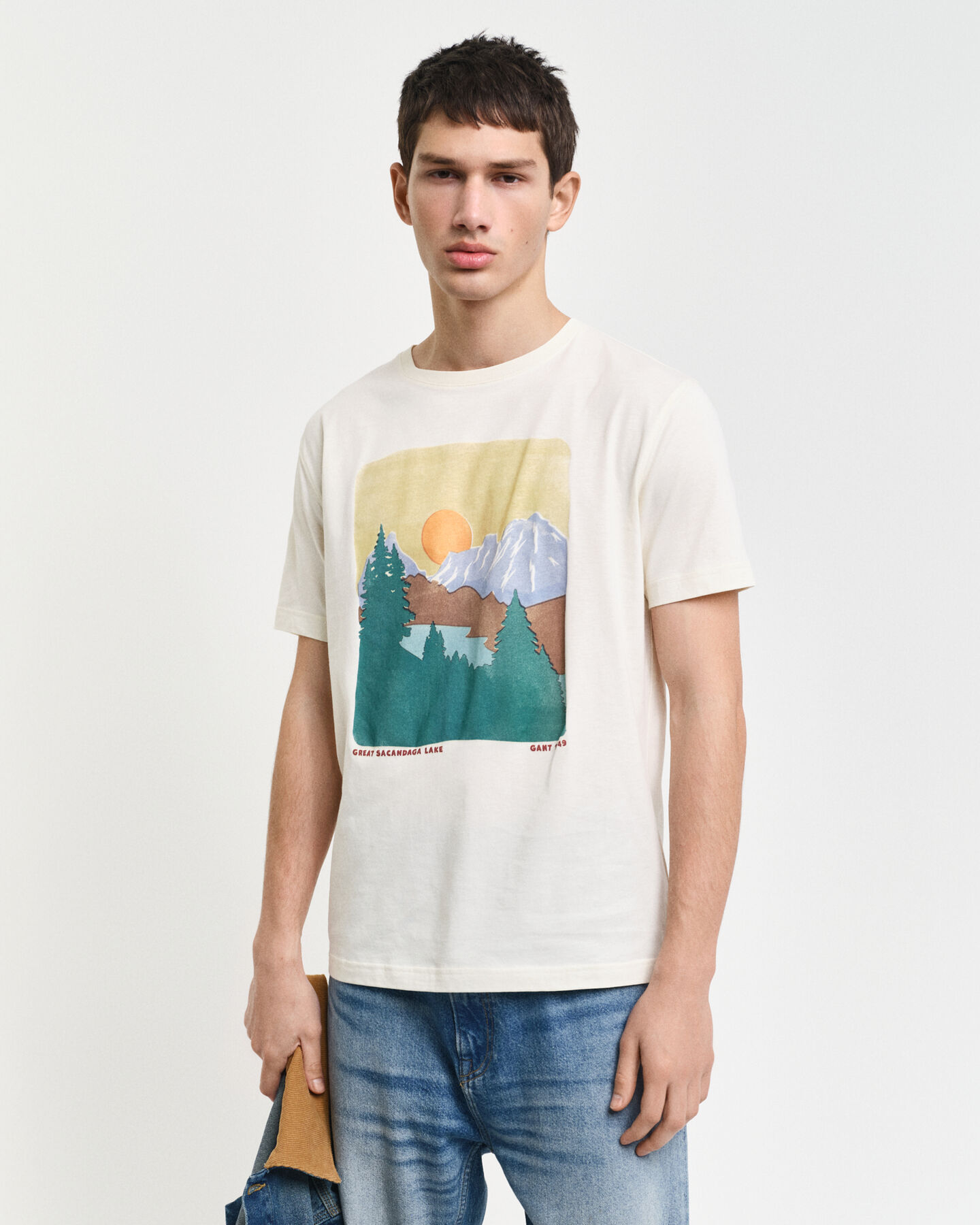 T-shirt avec illustration Outdoor