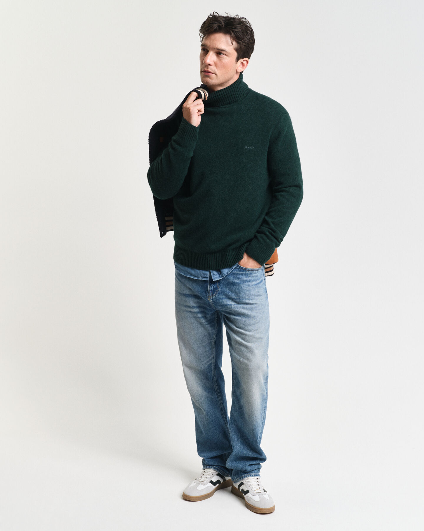 Pull col roulé en laine mélangée