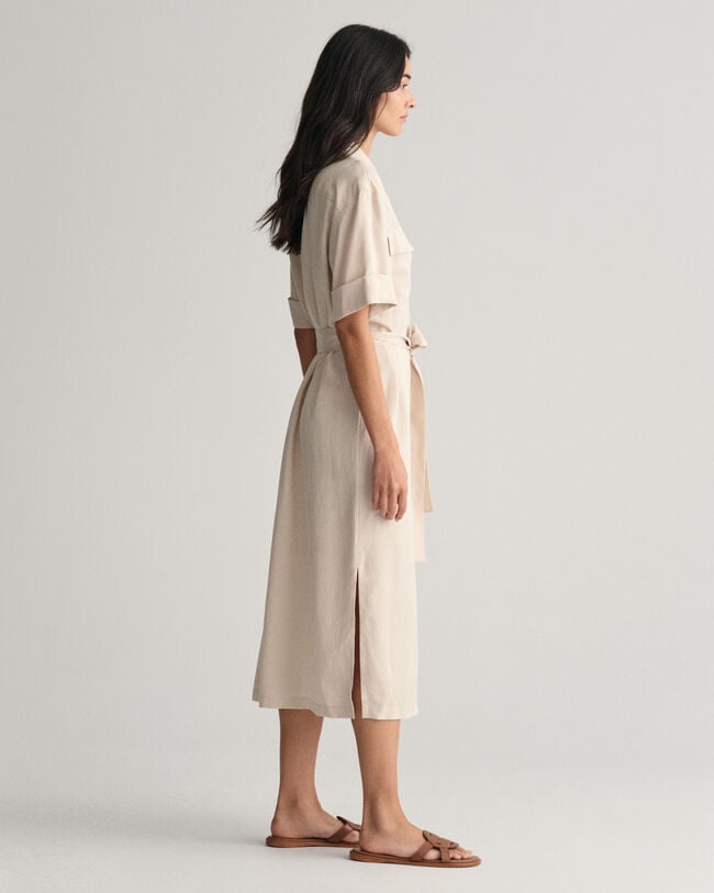 Robe-chemise à manches courtes avec poches