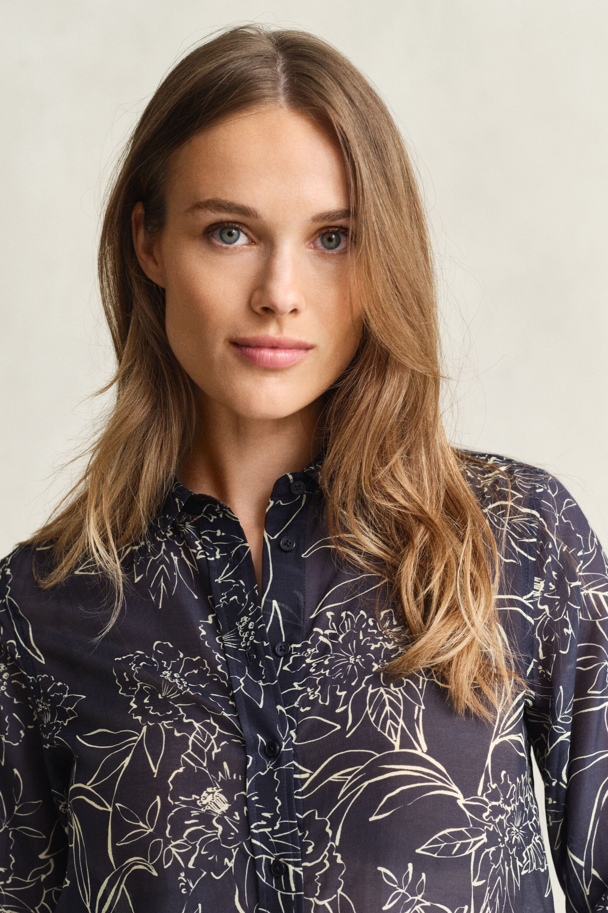 Chemise coupe regular en coton et soie à imprimé floral