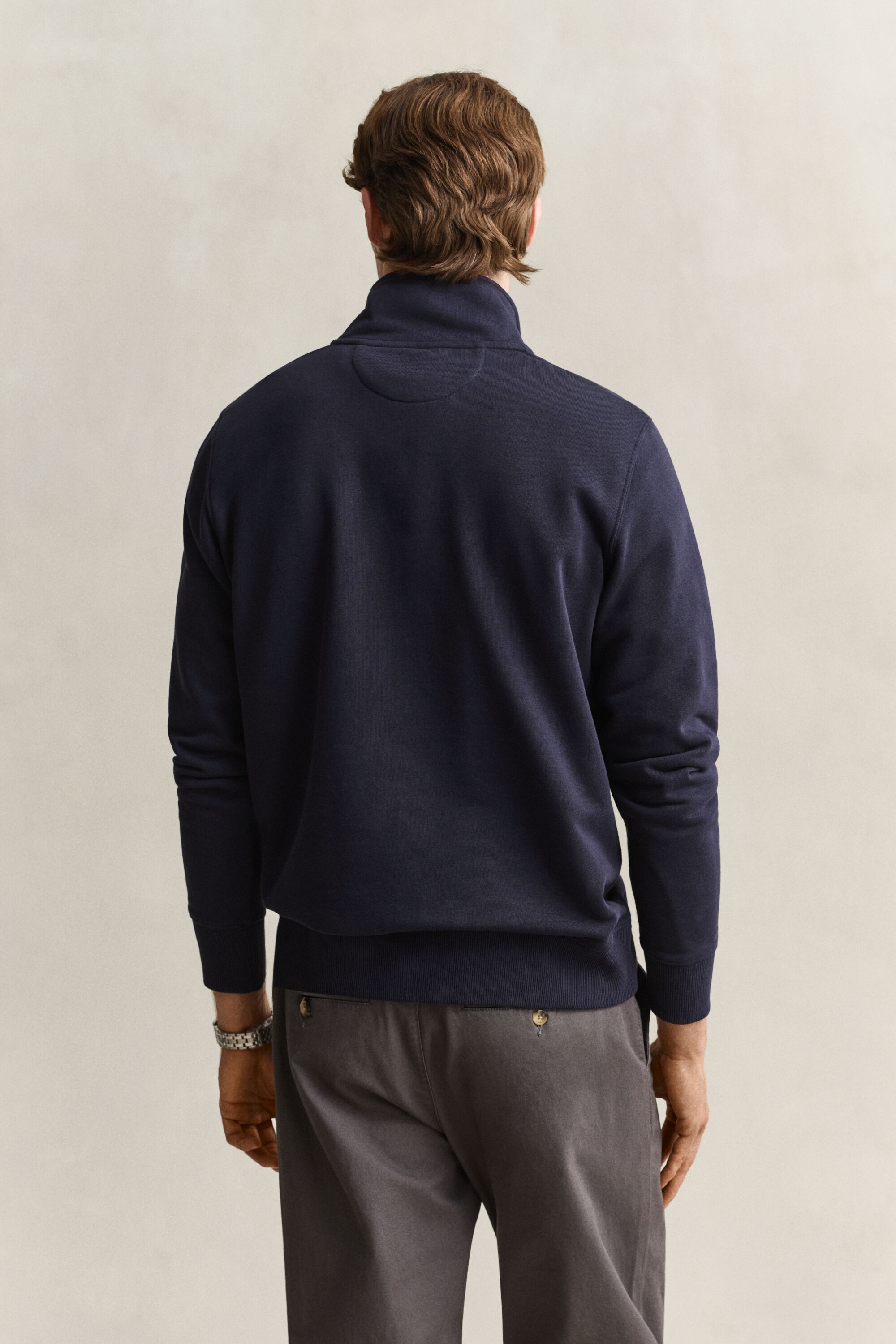Sweat-shirt à demi-zip avec écusson