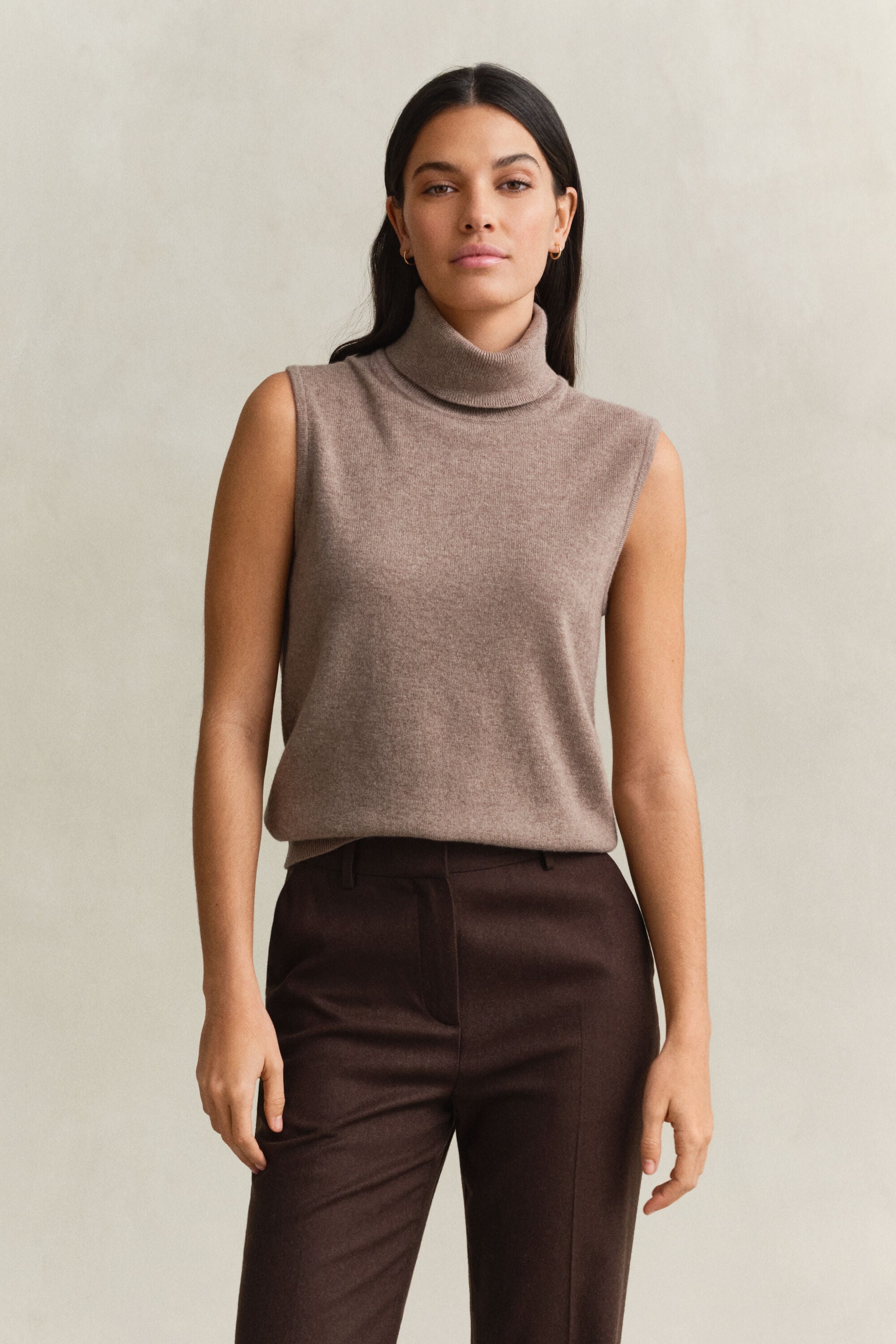 Pull sans manches à col roulé