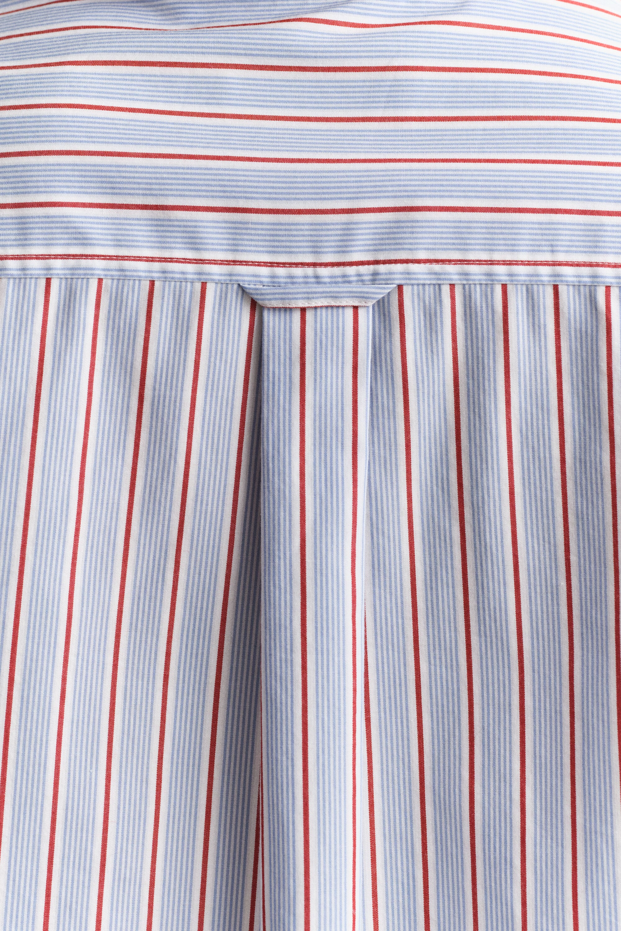 Chemise classique coupe regular en popeline à rayures