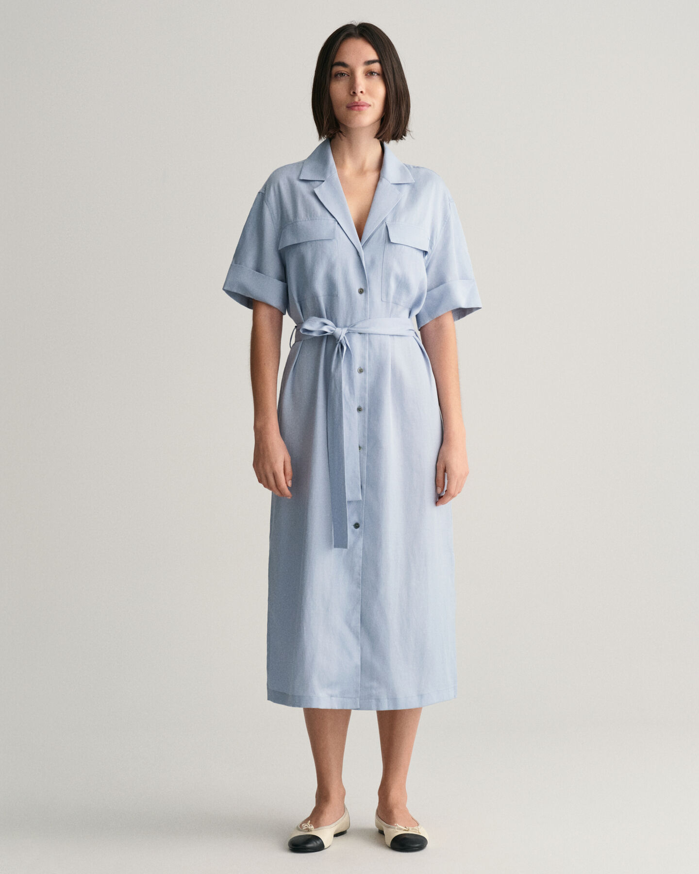 Robe-chemise &agrave; manches courtes avec poches