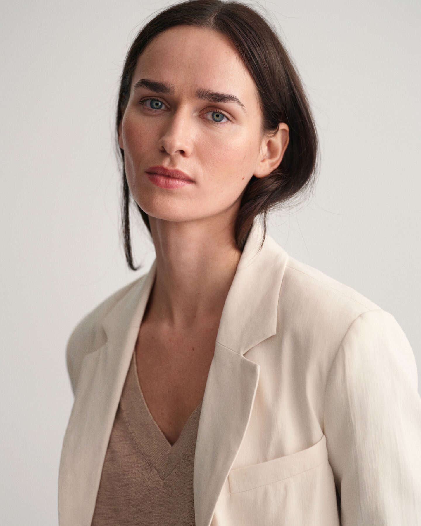 Pull sans manches col V en lin mélangé