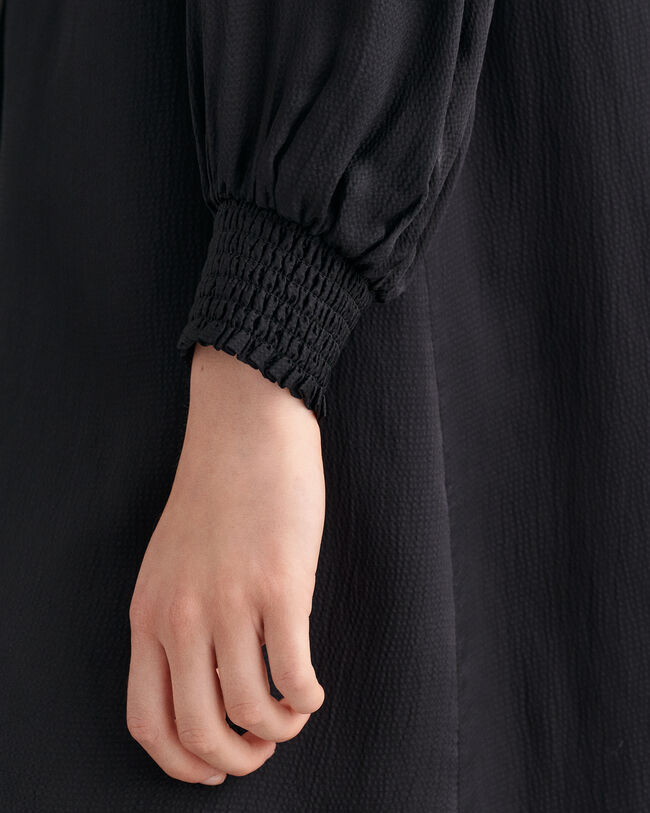 Robe &agrave; col droit