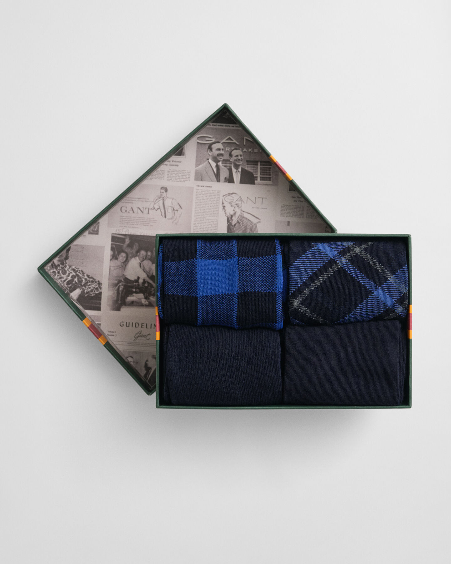 Coffret cadeau de 4 paires de chaussettes unies et à carreaux