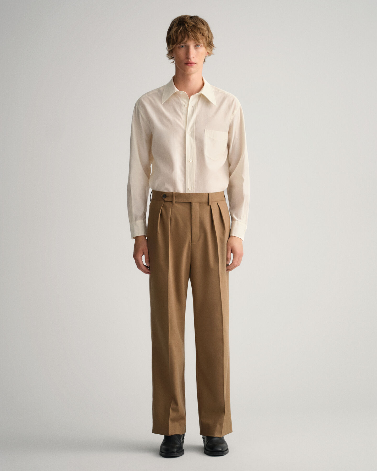 Pantalon de costume en flanelle à jambes larges