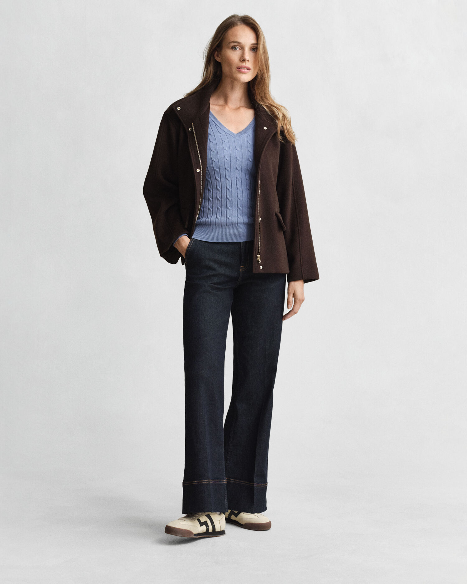 Pull col V en maille torsadée