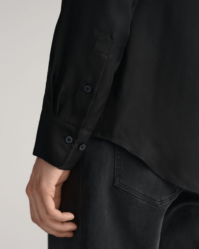 Chemise slim fit unie &agrave; n&oelig;ud lavalli&egrave;re