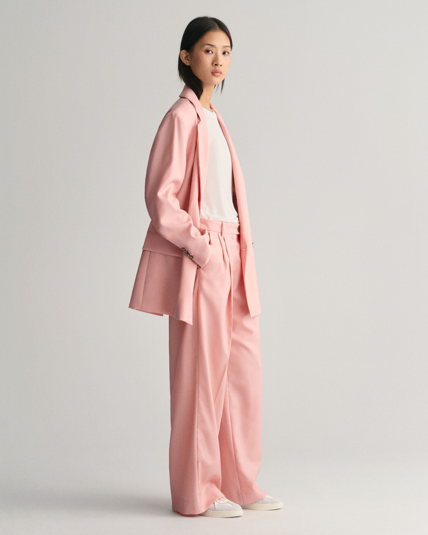 Pantalon coupe d&eacute;contract&eacute;e &agrave; jambes larges