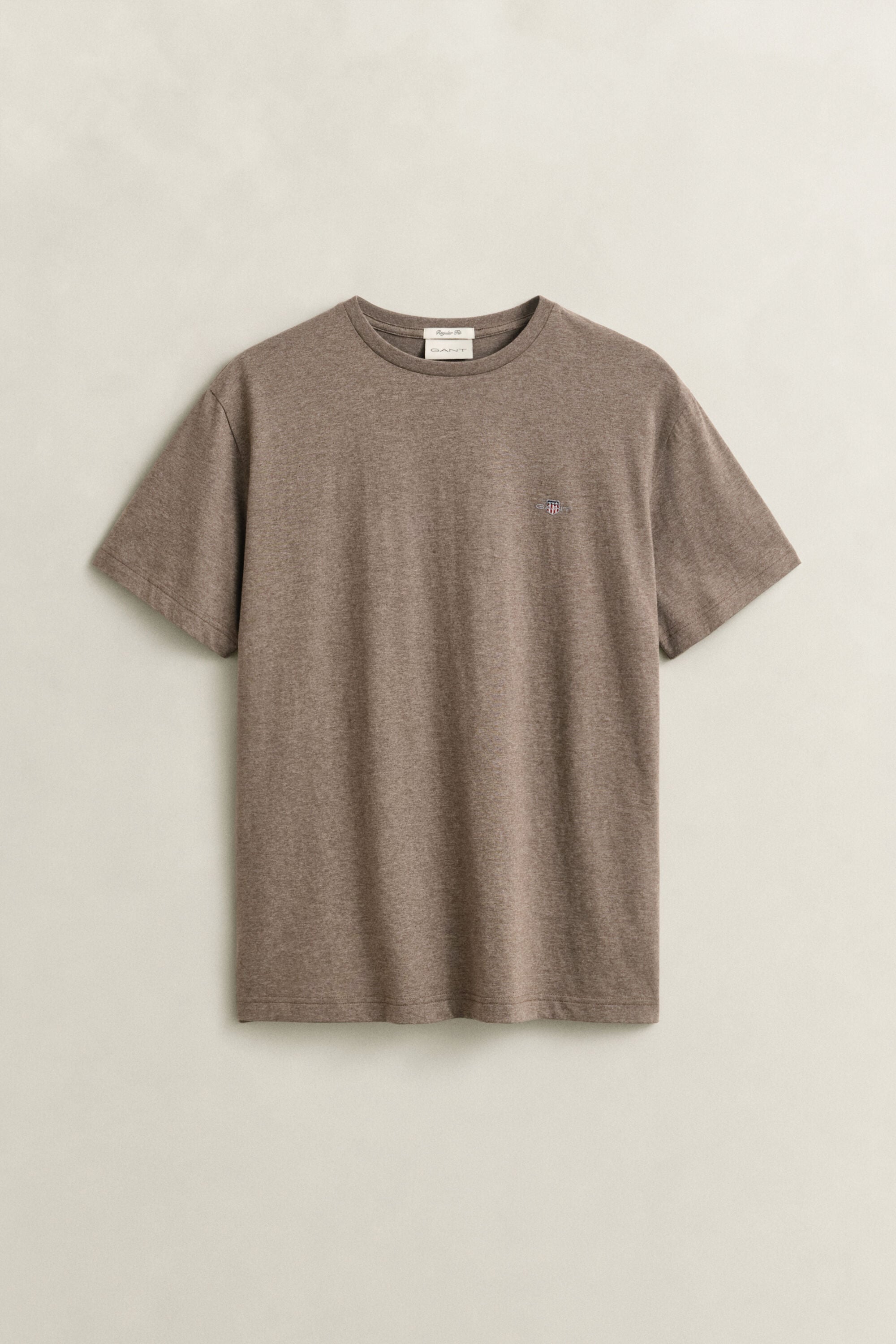 T-shirt coupe regular avec écusson