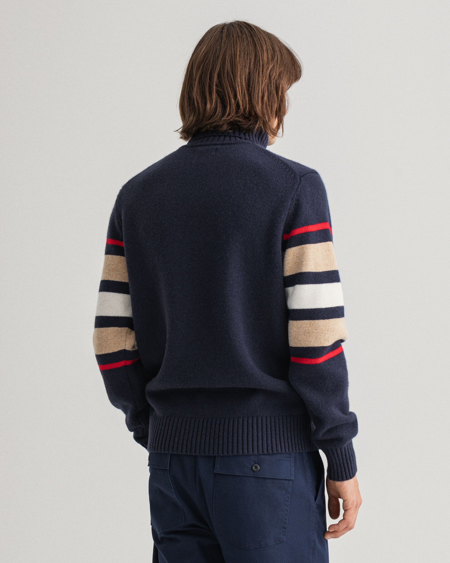 Pull col roul&eacute; Banner Shield