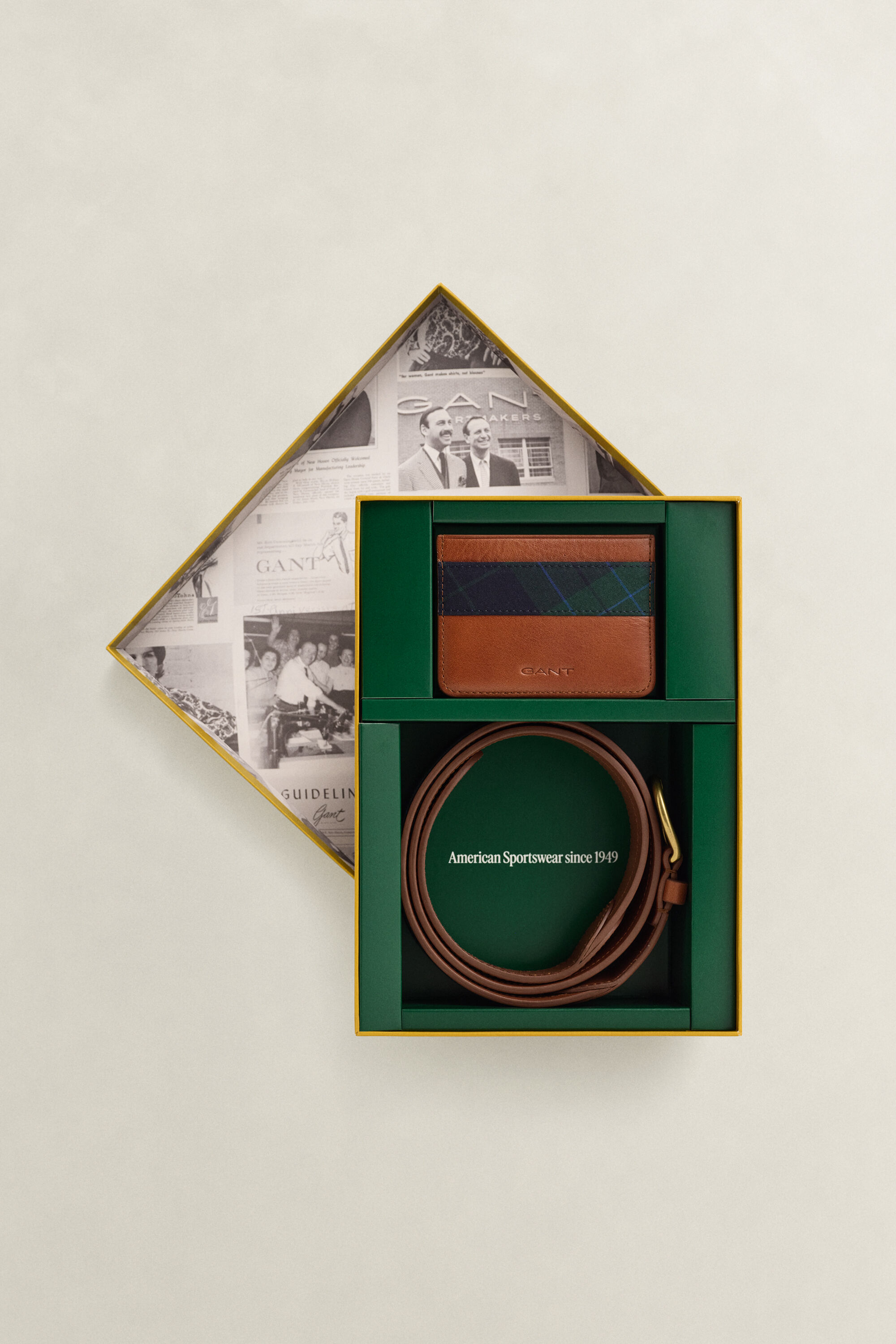 Coffret cadeau ceinture et porte-cartes à carreaux