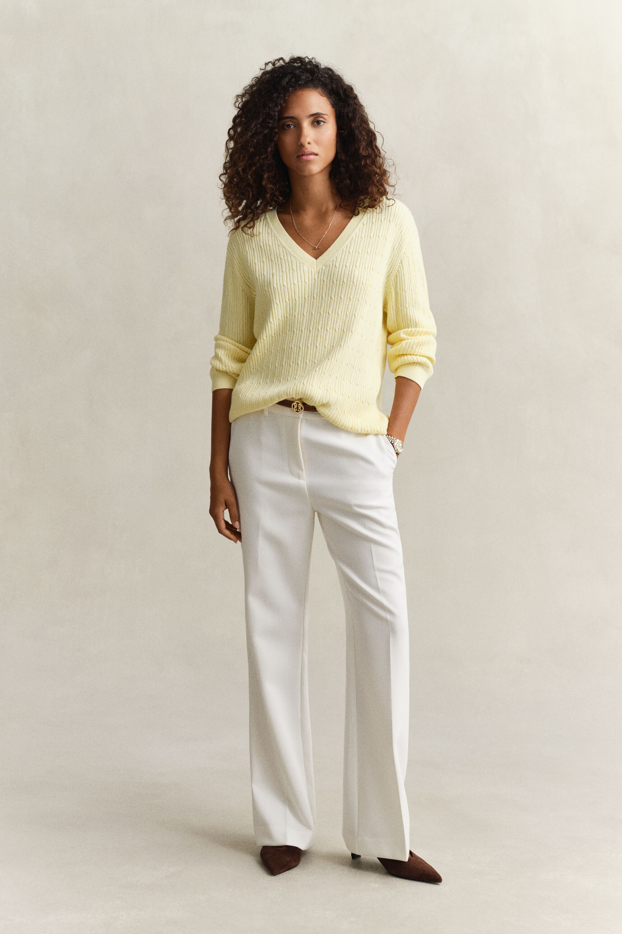 Pull col V en maille torsadée