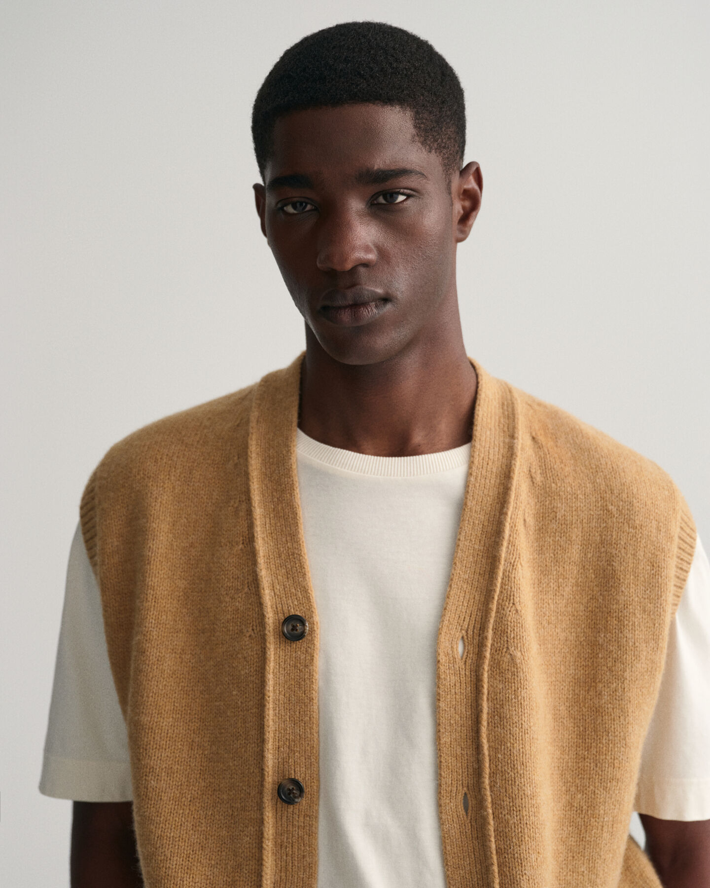 Gilet sans manches boutonné en laine douce