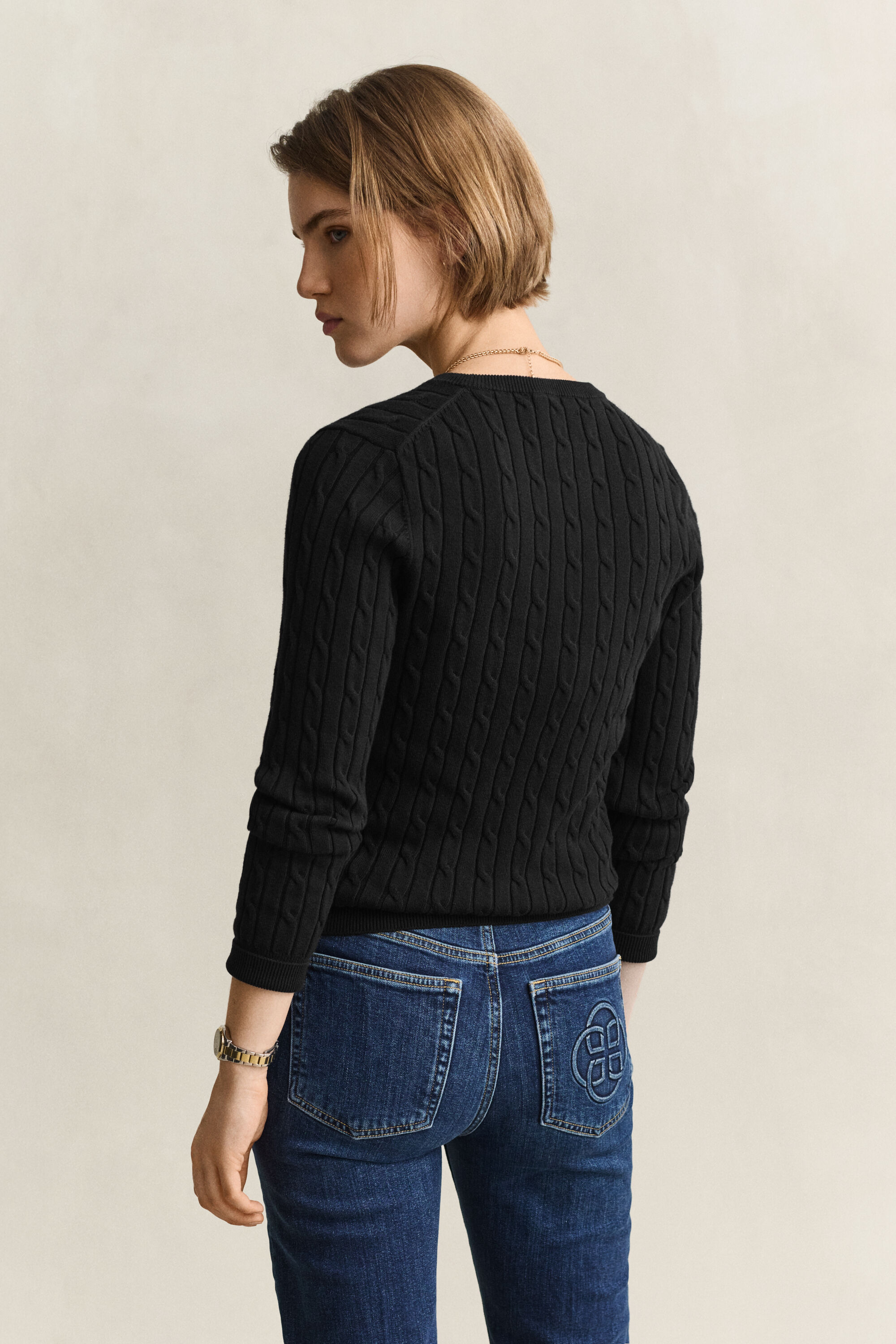 Pull en maille torsadée classique