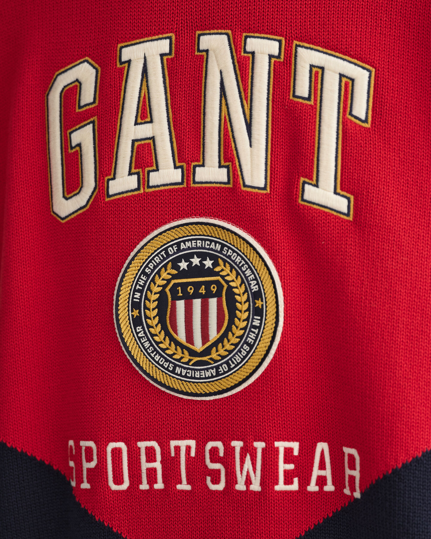 Pull ras du cou Crest Shield