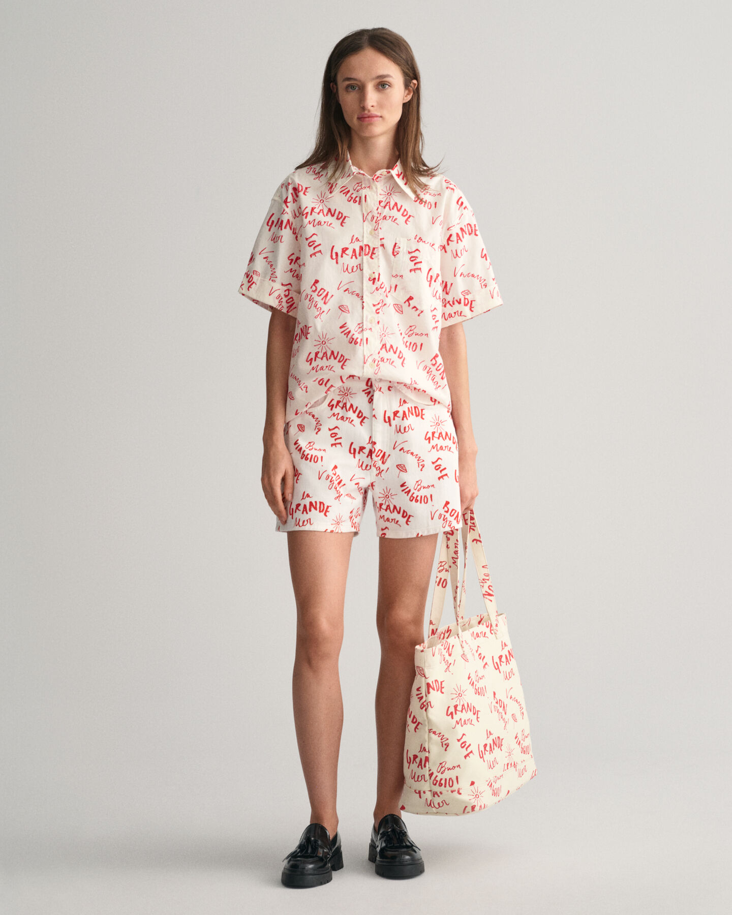 Chemise relaxed fit &agrave; manches courtes avec texte imprim&eacute;