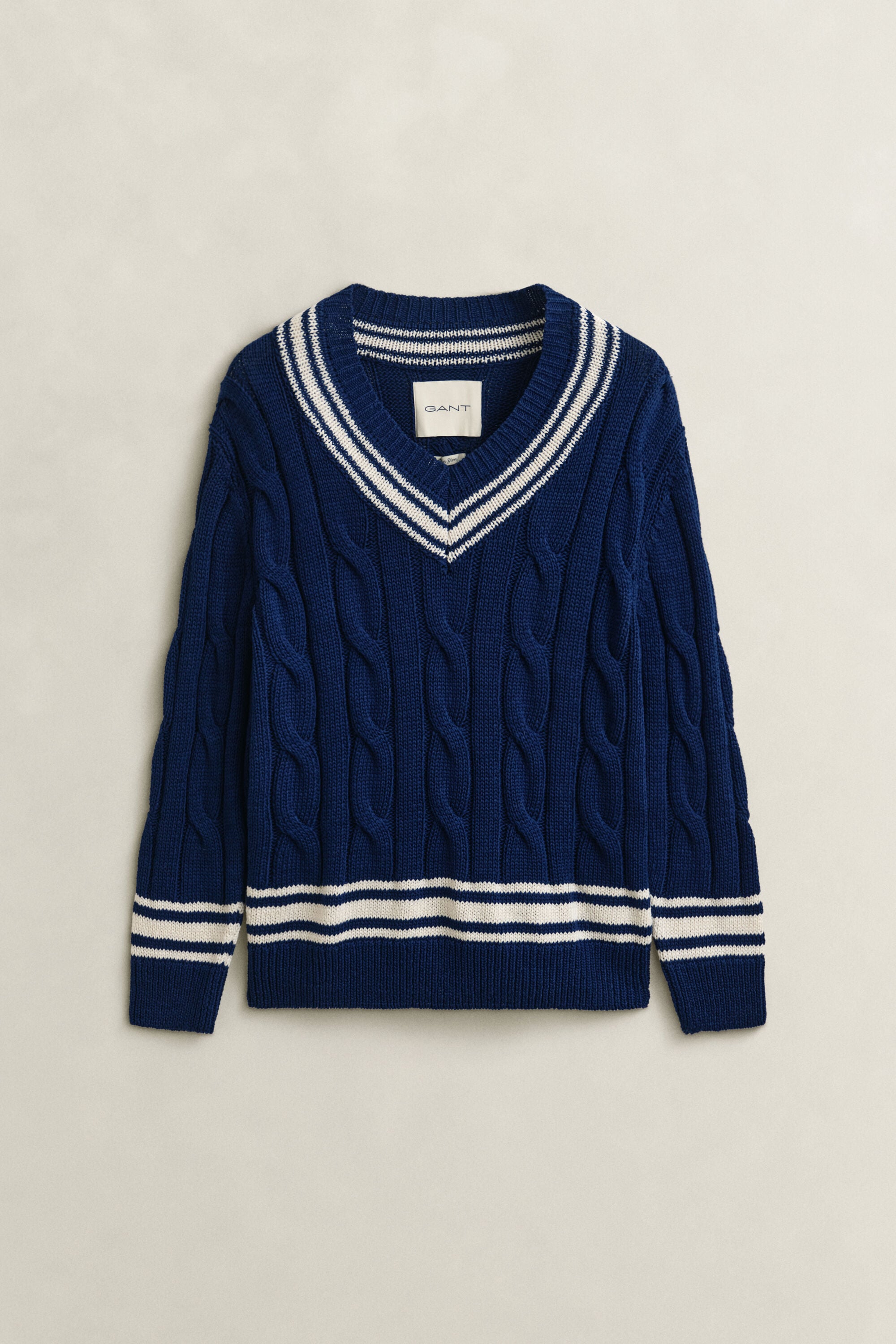 Pull col V en maille torsadée