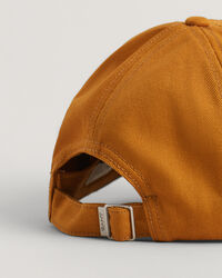 Casquette en serg&eacute; de coton avec &eacute;cusson G