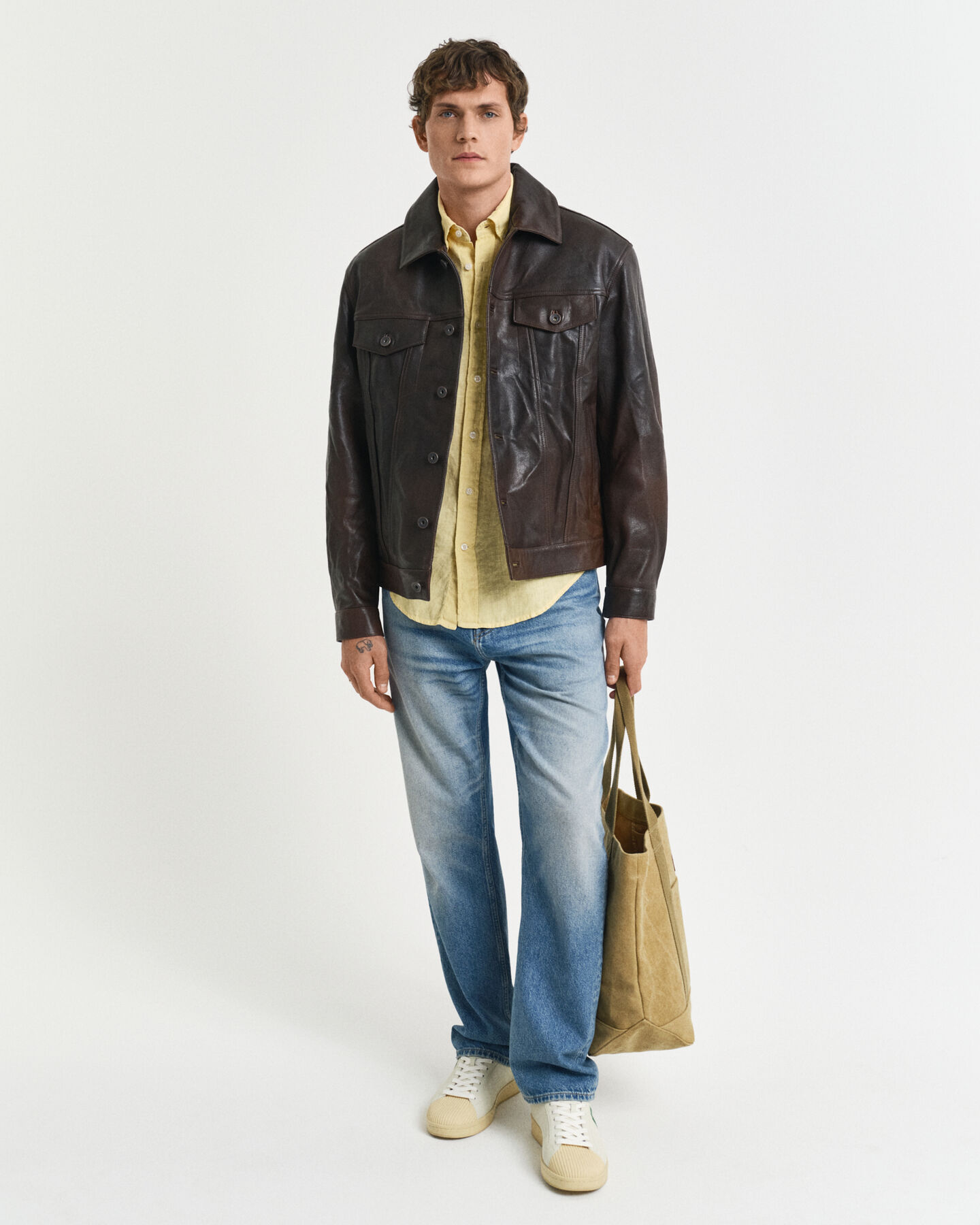 Chemise regular fit en lin teint en pièce à manches courtes