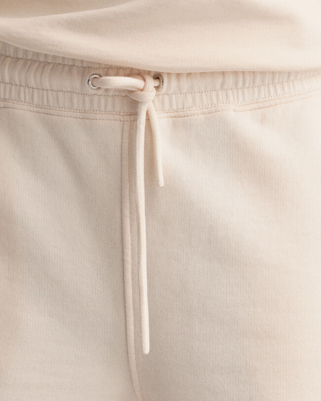 Short Retro Flag Logo