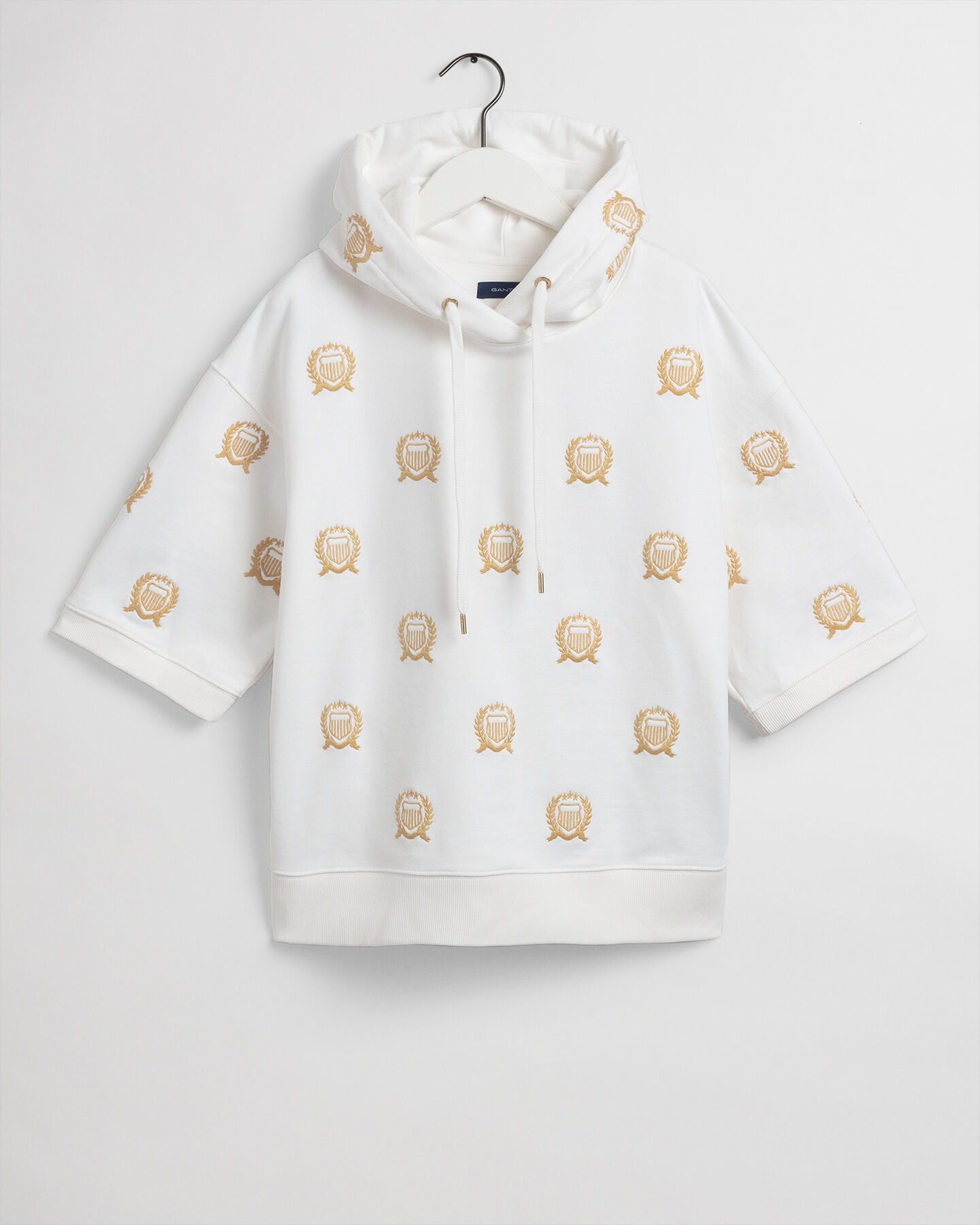 Sweat &agrave; capuche avec manches courtes et broderies Crest