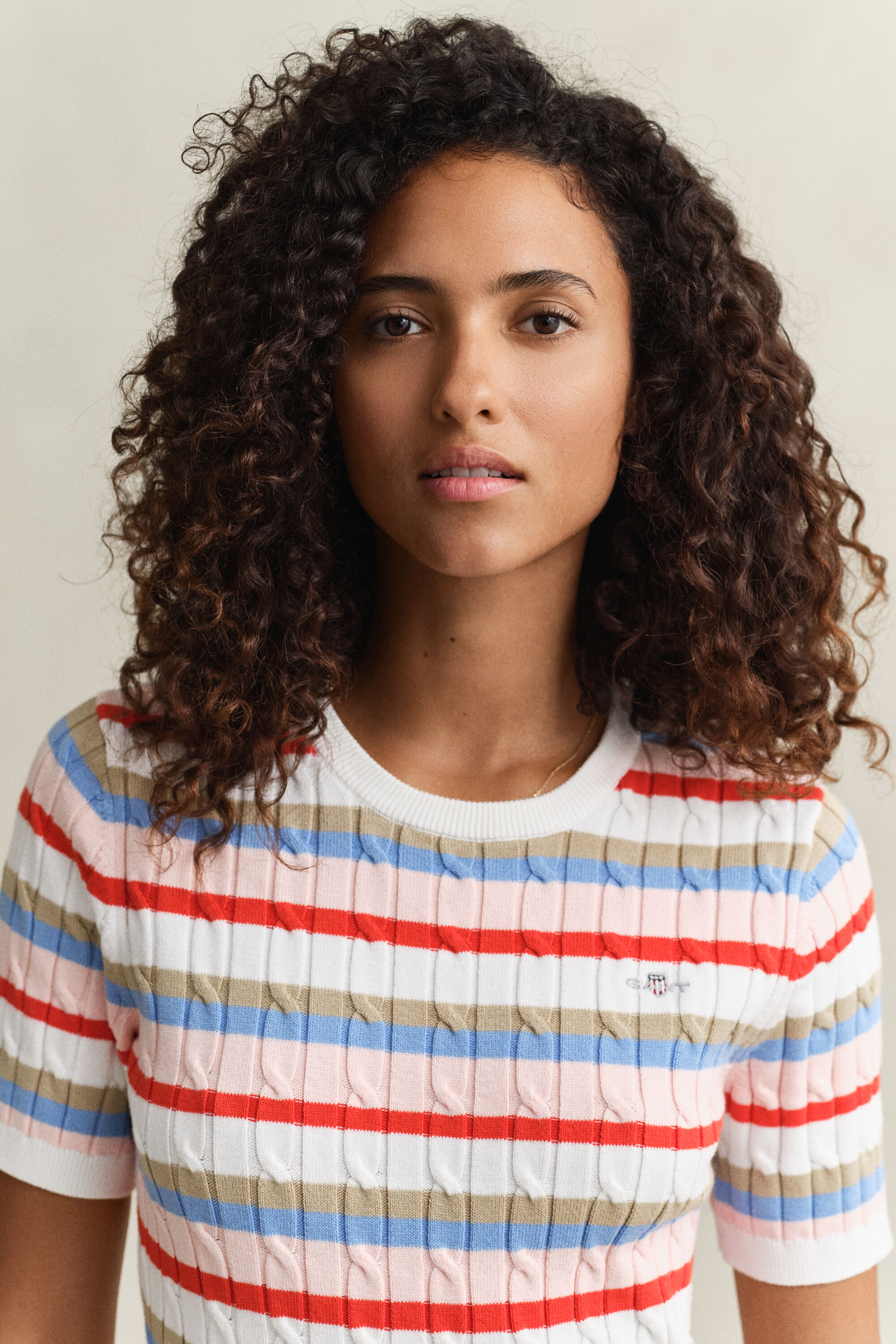 Pull à manches courtes en maille torsadée à rayures