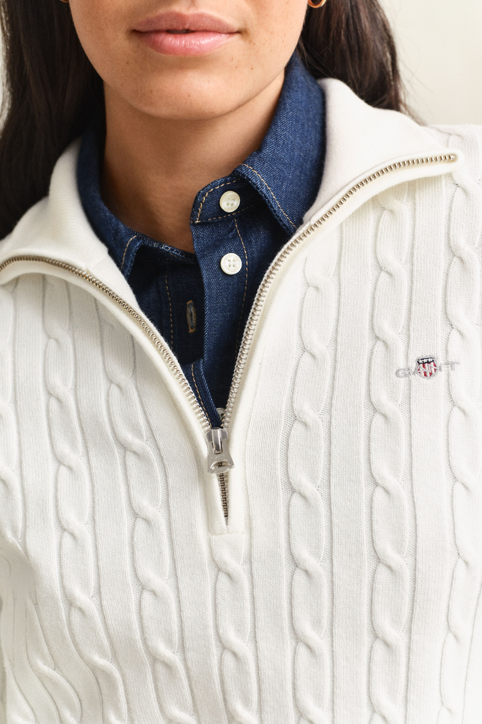 Pull à demi-zip en maille torsadée extensible