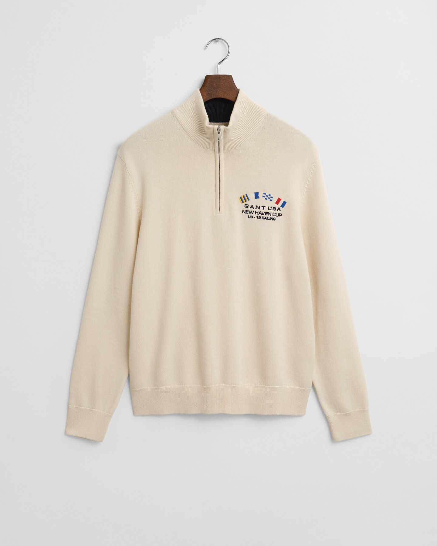 Pull &agrave; demi-zip avec drapeaux maritimes