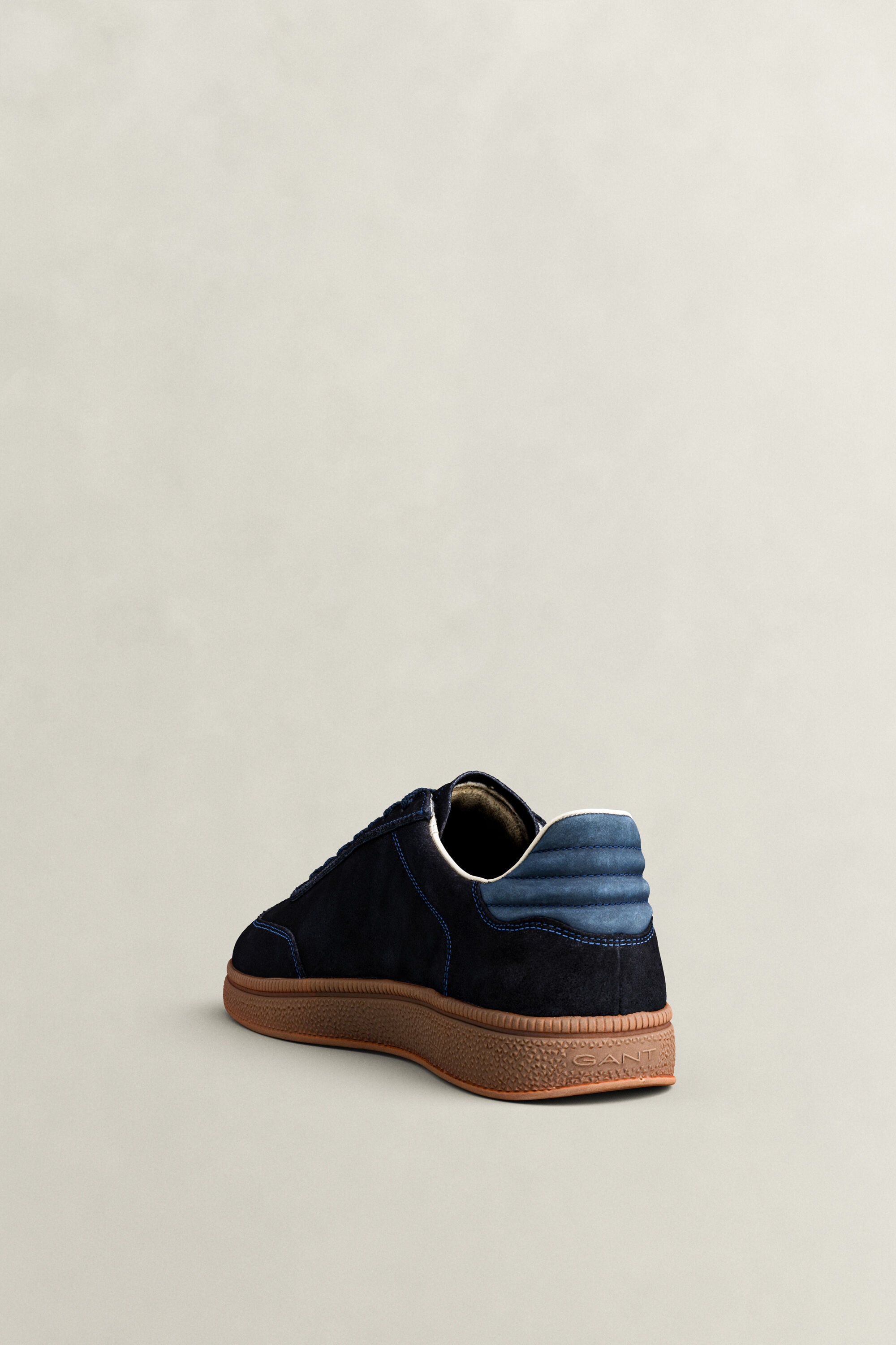 Baskets en daim Cuzmo