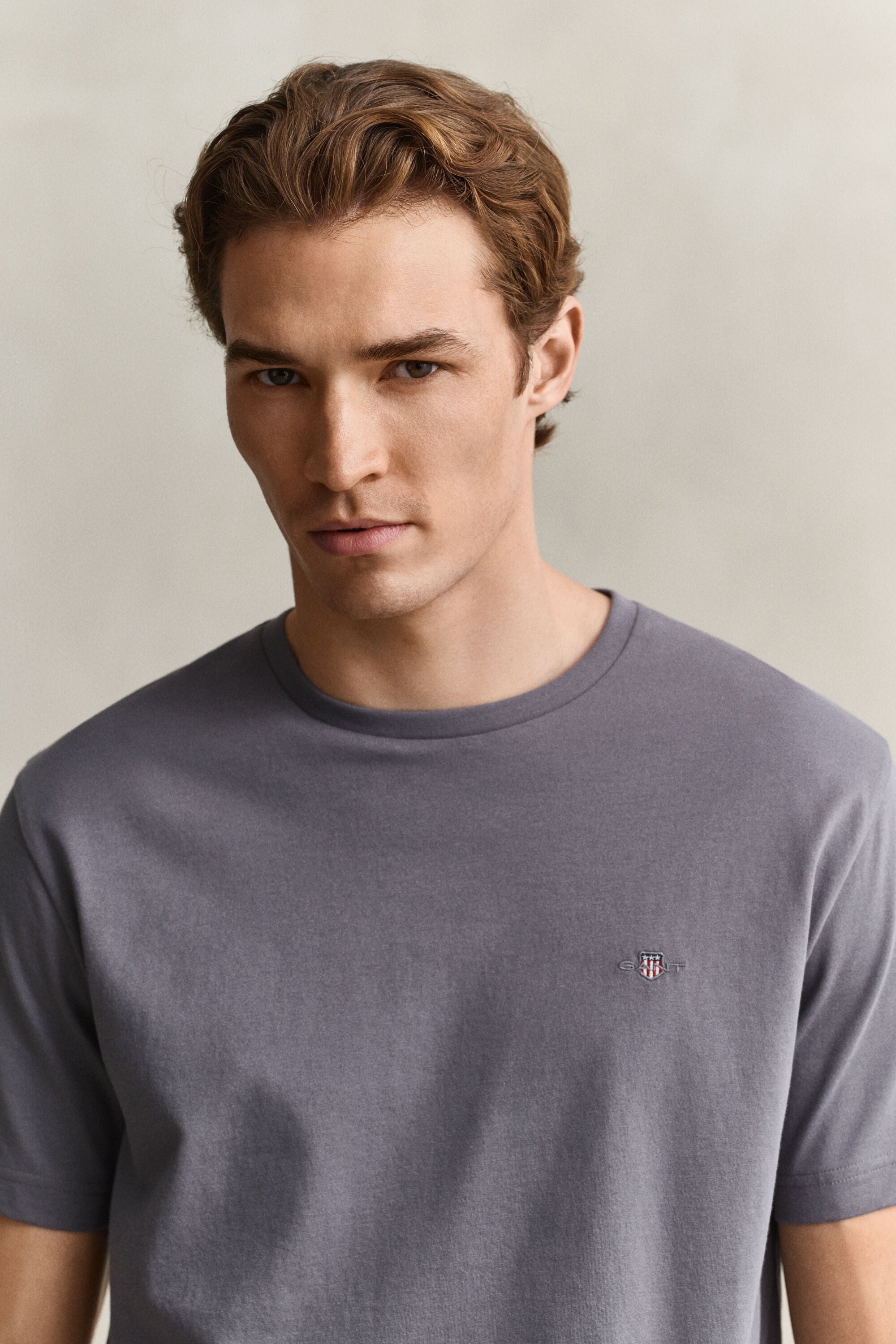 T-shirt coupe regular avec écusson