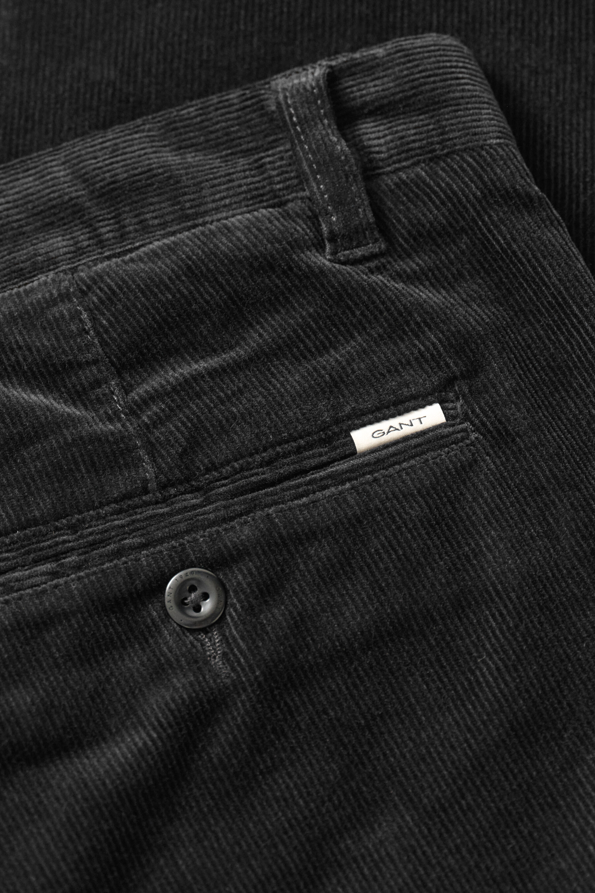 Pantalon chino slim en velours côtelé
