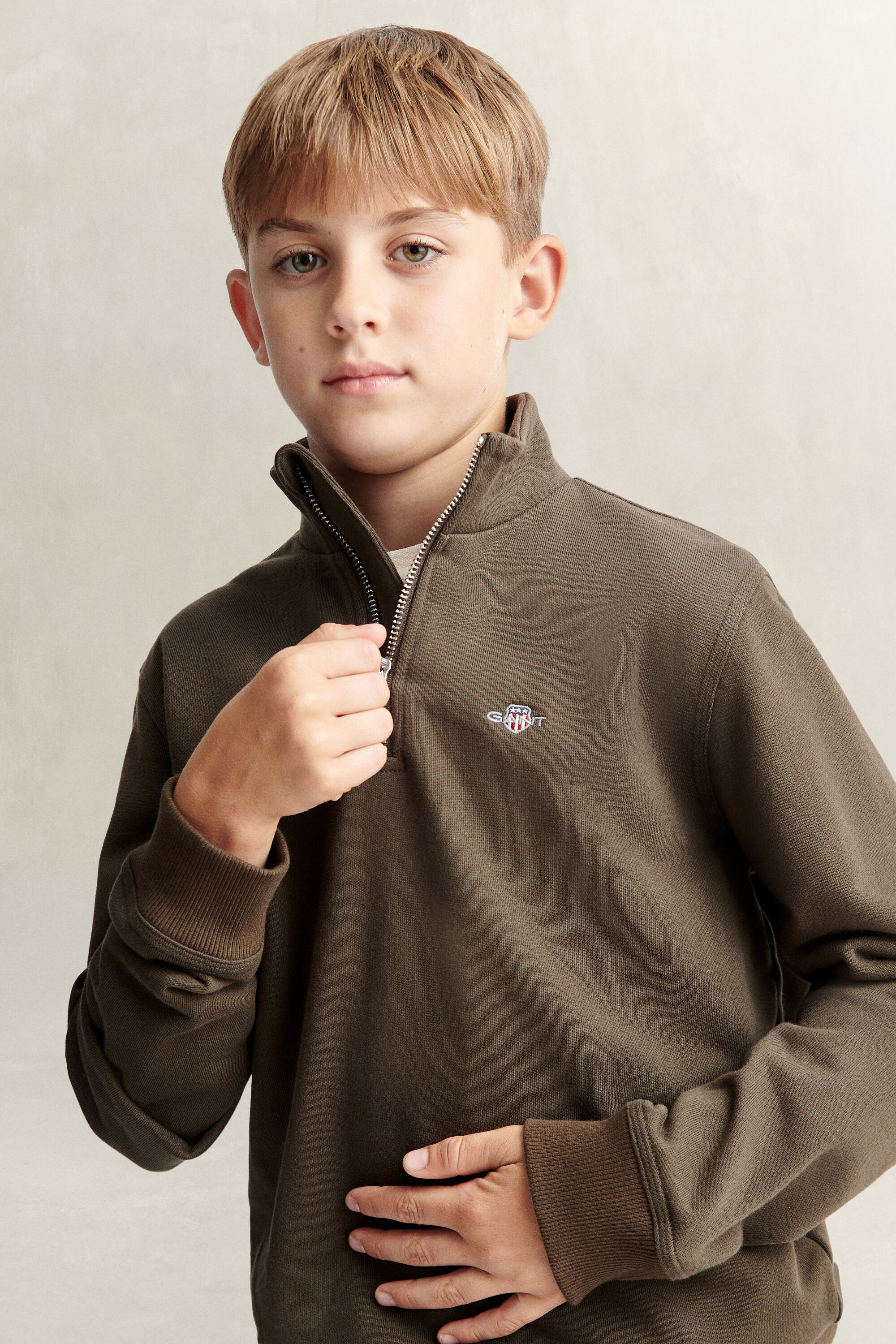 Sweat-shirt à demi-zip avec écusson Ado Garçon