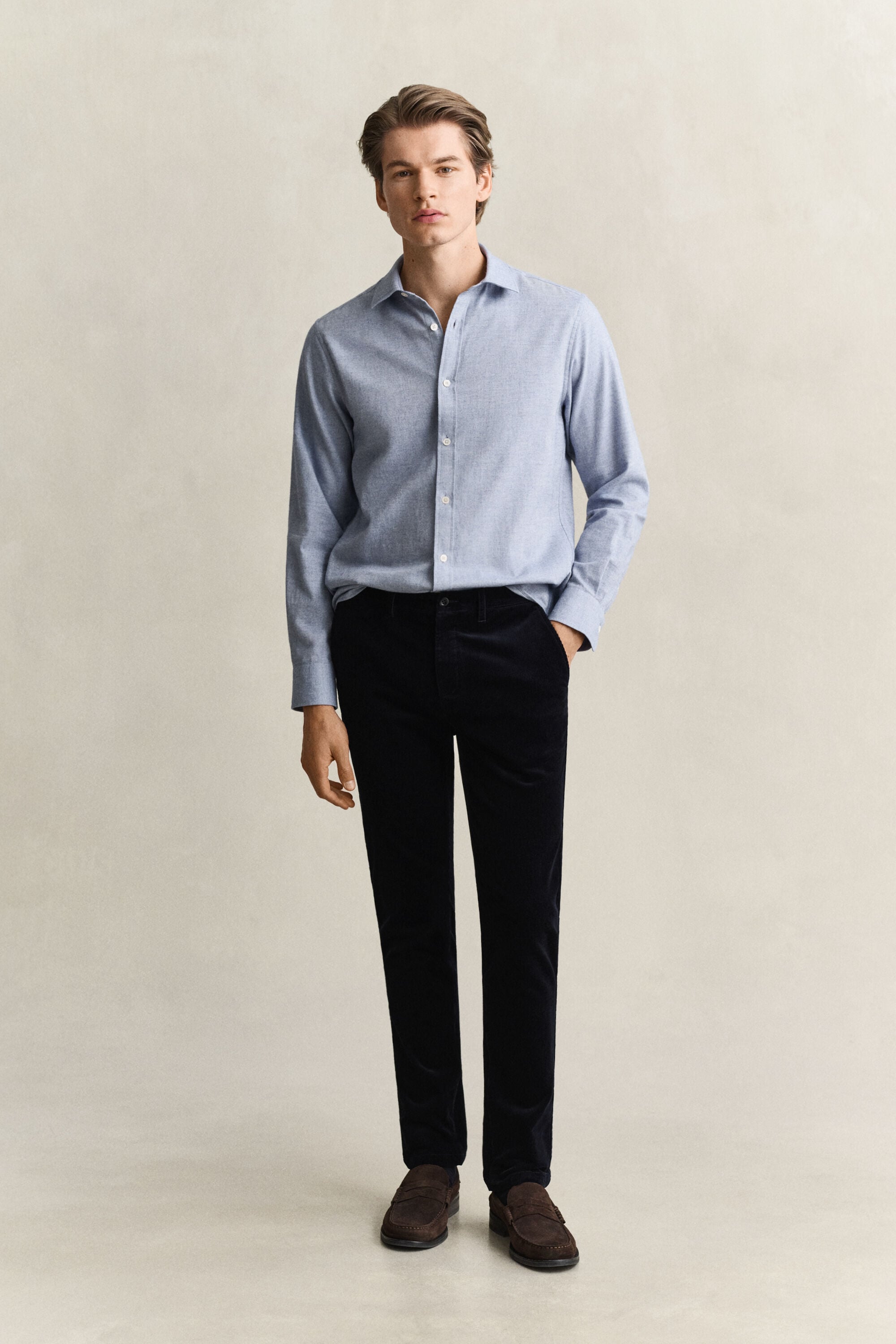 Pantalon chino slim en velours côtelé