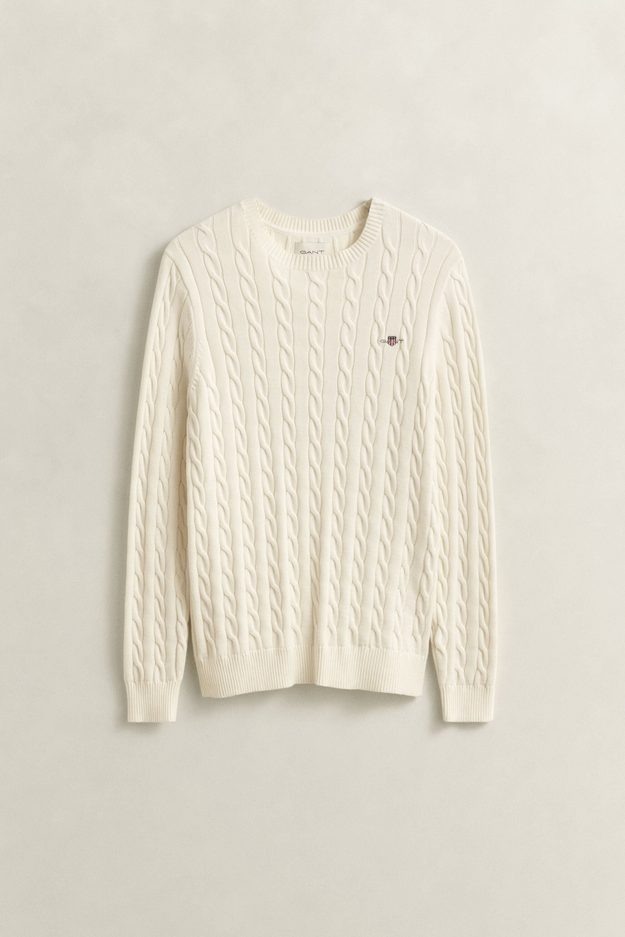 Pull en maille torsadée classique