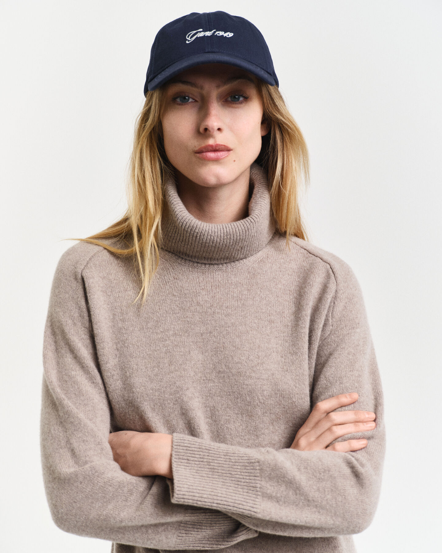 Robe col roul&eacute; avec finitions &agrave; chevrons