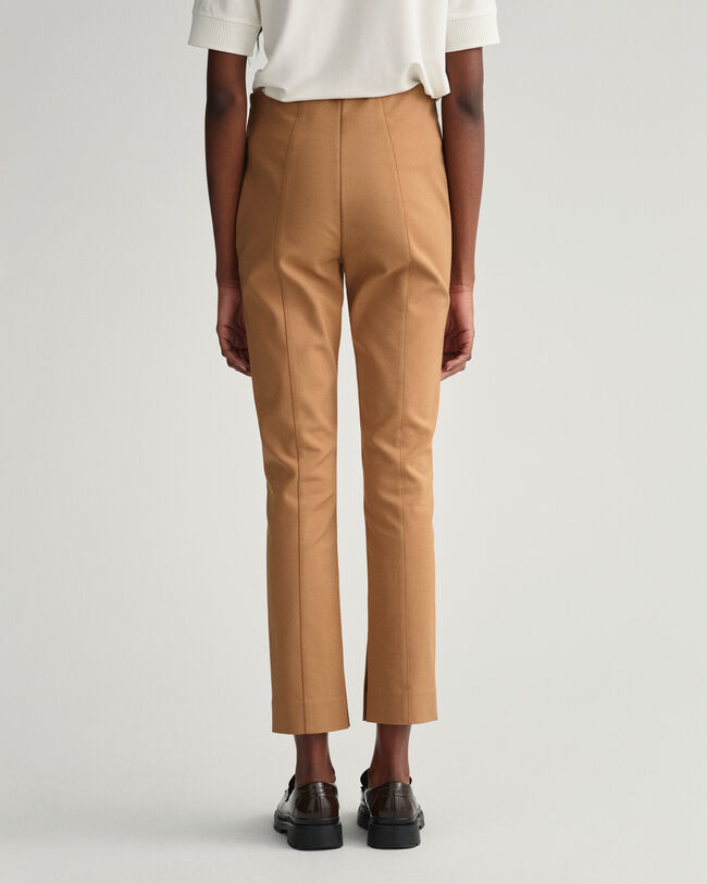 Pantalon habill&eacute; &agrave; nervures