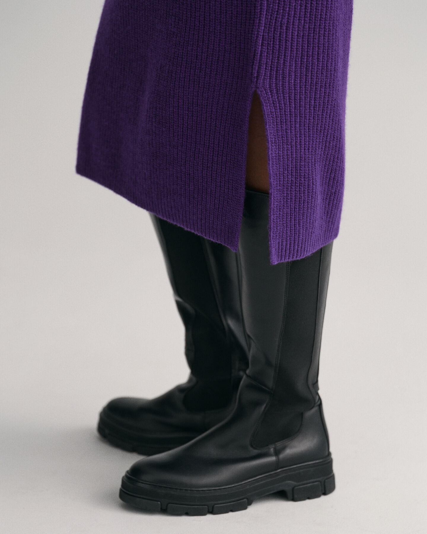 Robe col V en laine c&ocirc;tel&eacute;e