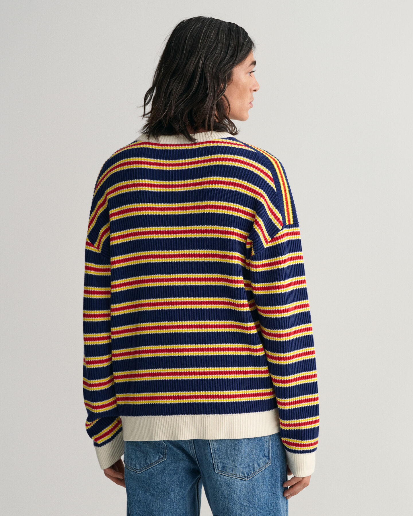 Pull ras du cou à rayures multicolores