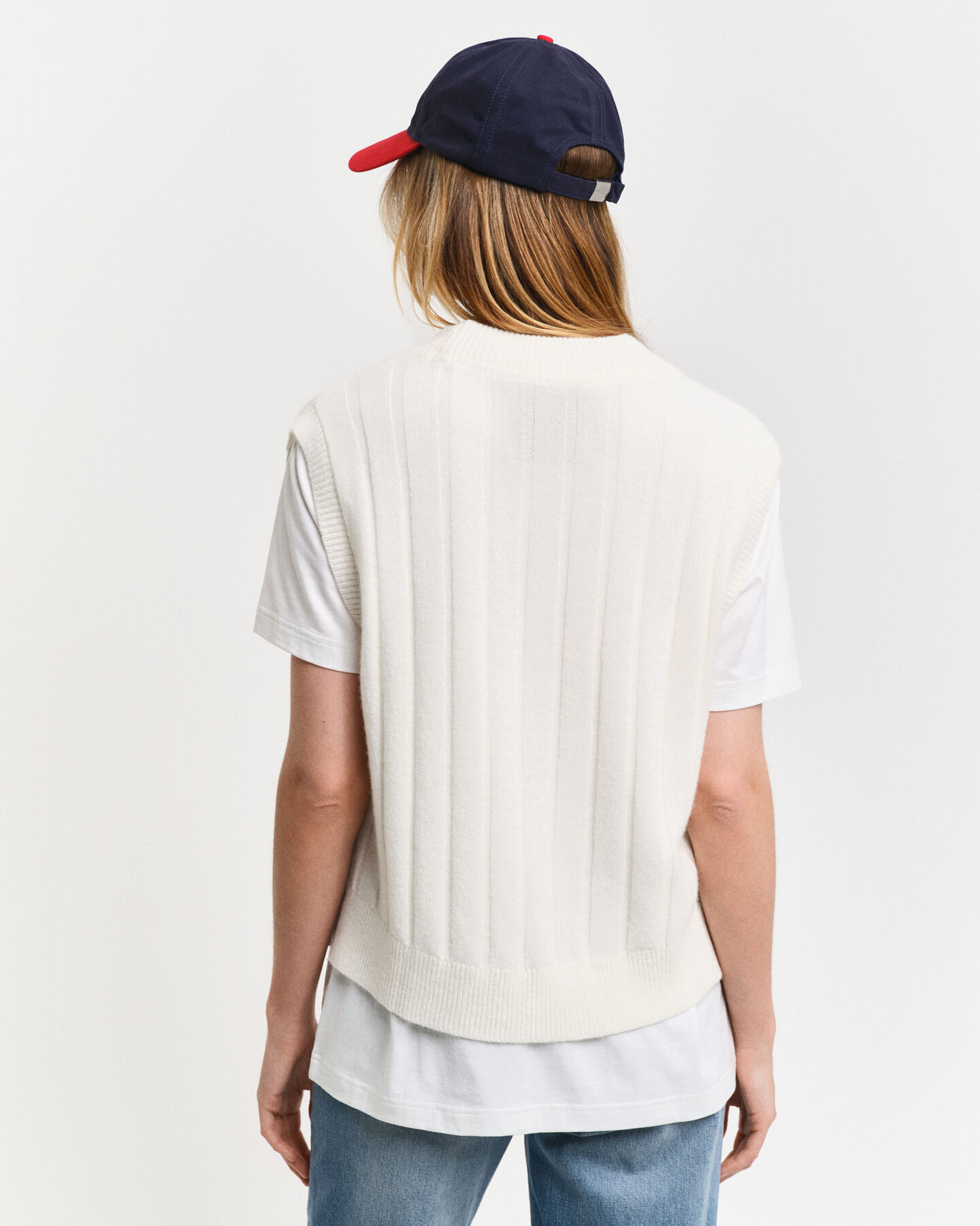 Pull sans manches col V en laine à côtes larges