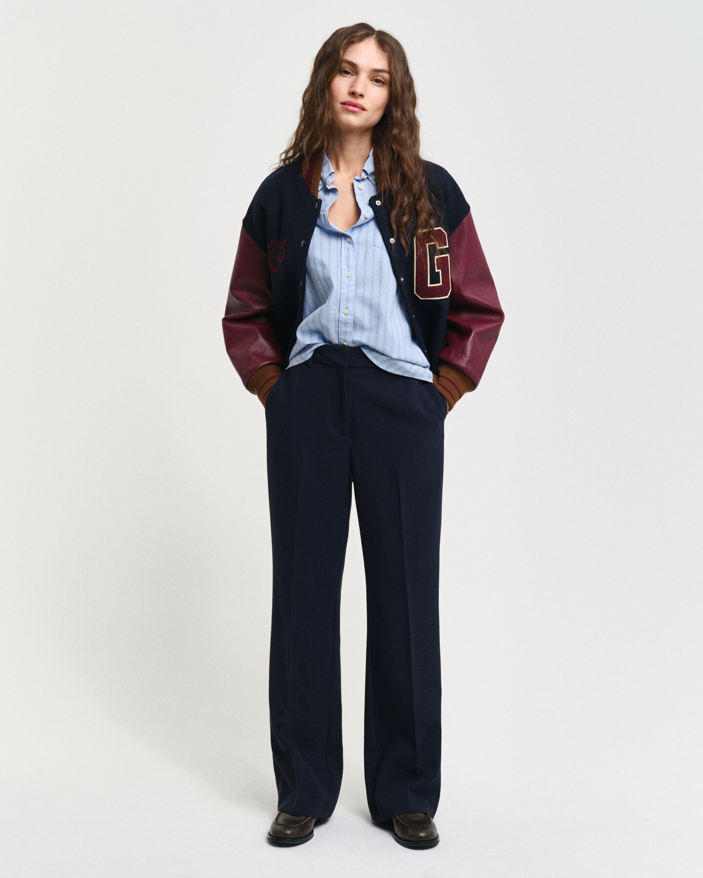 Pantalon habillé coupe slim évasé