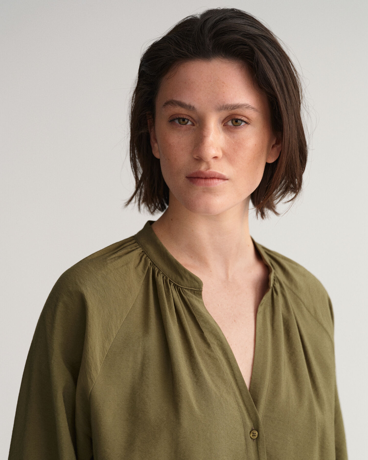 Robe-chemise &agrave; col droit