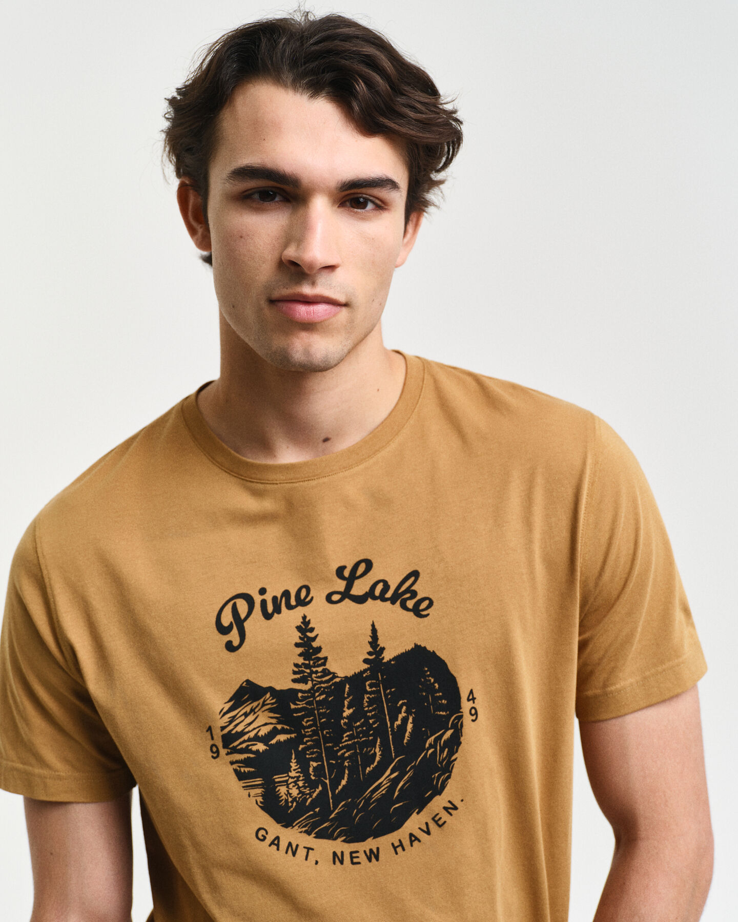 T-shirt avec illustration Outdoor